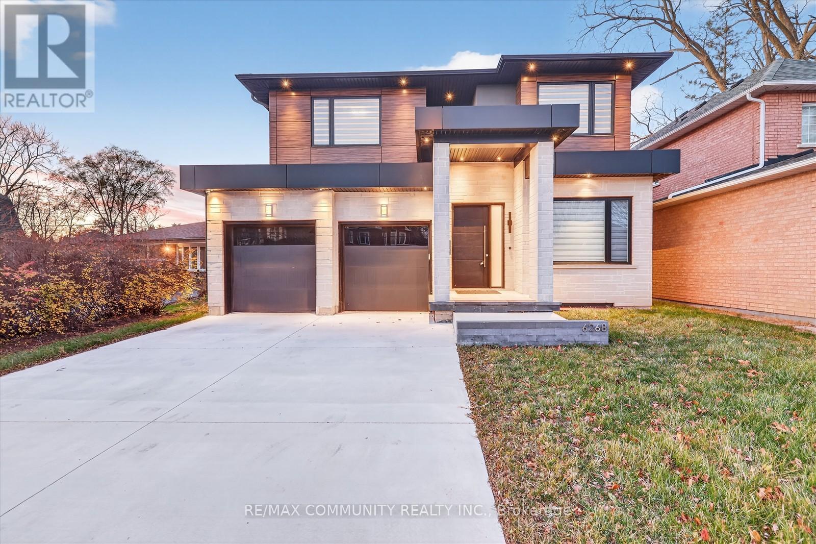 6268 Kingston Road, Toronto, ON - Outdoor With Facade