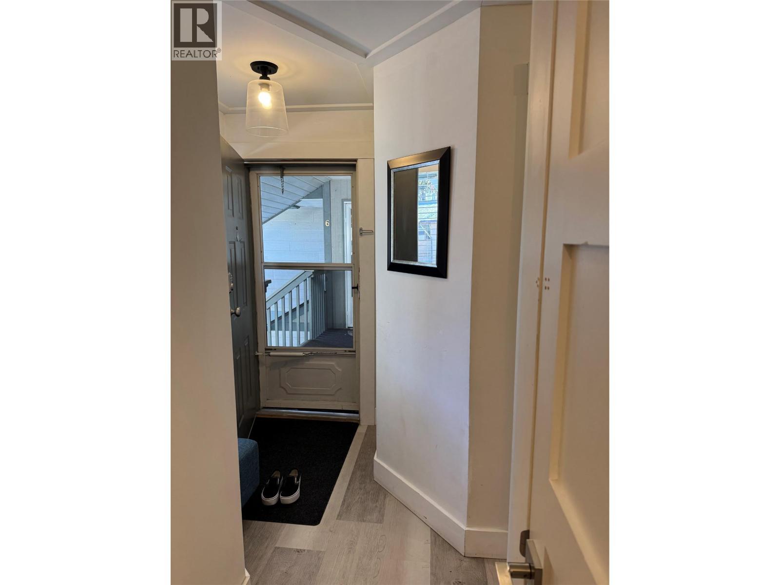 Hallway / foyer. - 1211 9Th Street Unit# 5, Golden, BC - Indoor Photo Showing Other Room