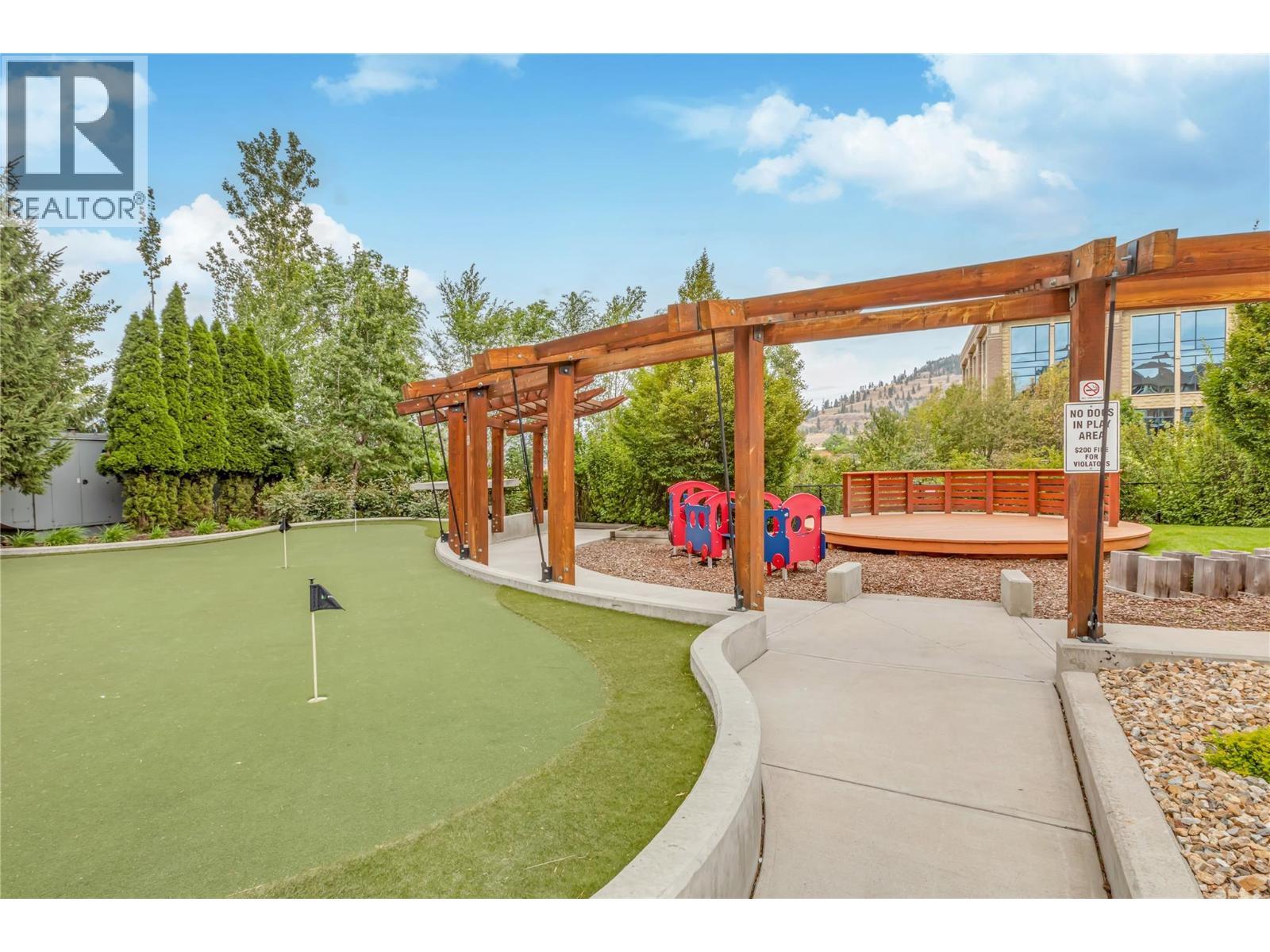 1099 Sunset Drive Unit# 441, Kelowna, BC - Outdoor With Deck Patio Veranda