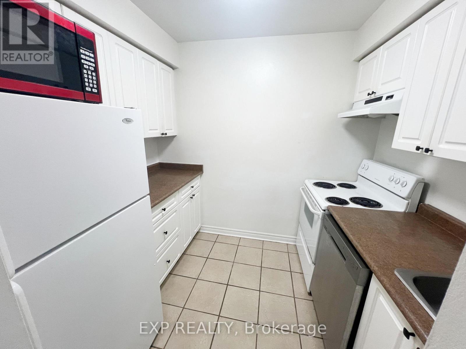 120 - 248 Milestone Crescent, Aurora, ON - Indoor Photo Showing Other Room