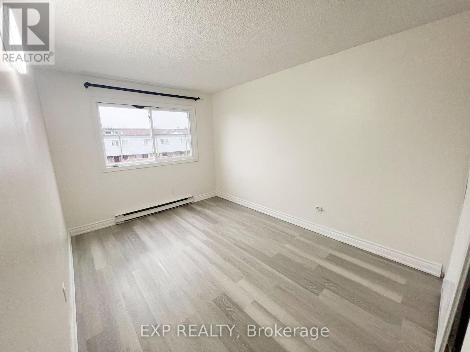 120 - 248 Milestone Crescent, Aurora, ON - Indoor Photo Showing Other Room