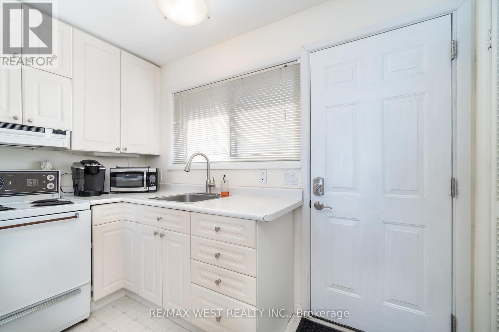 12A - 209513 Hwy 26, Blue Mountains, ON - Indoor Photo Showing Kitchen