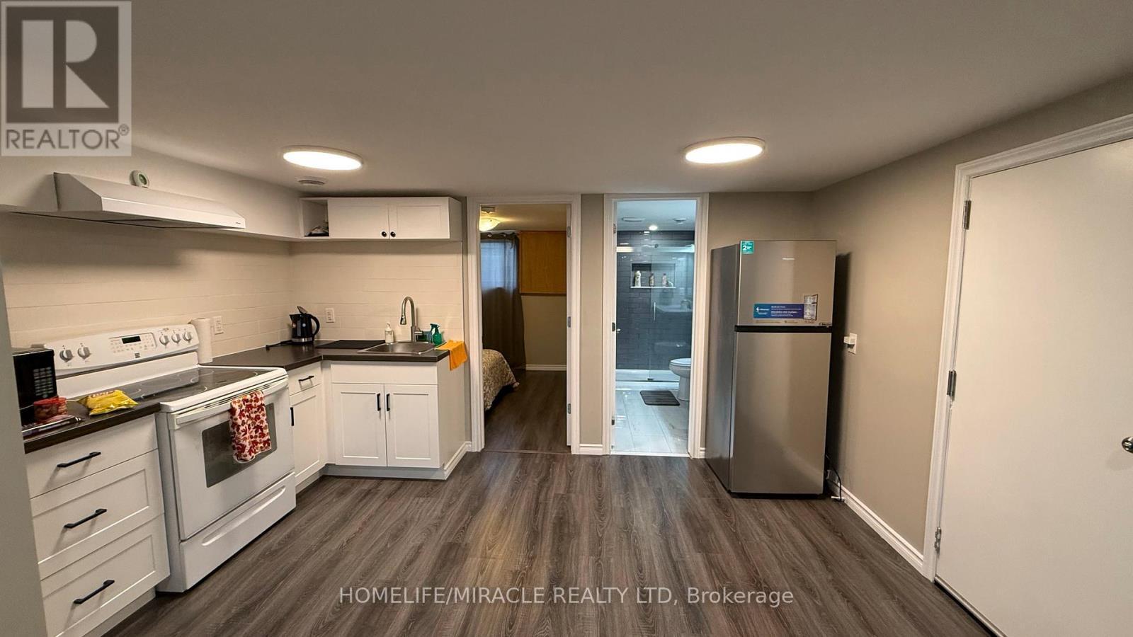 Bsmt - 2256 Stanley Avenue, Niagara Falls, ON - Indoor Photo Showing Kitchen