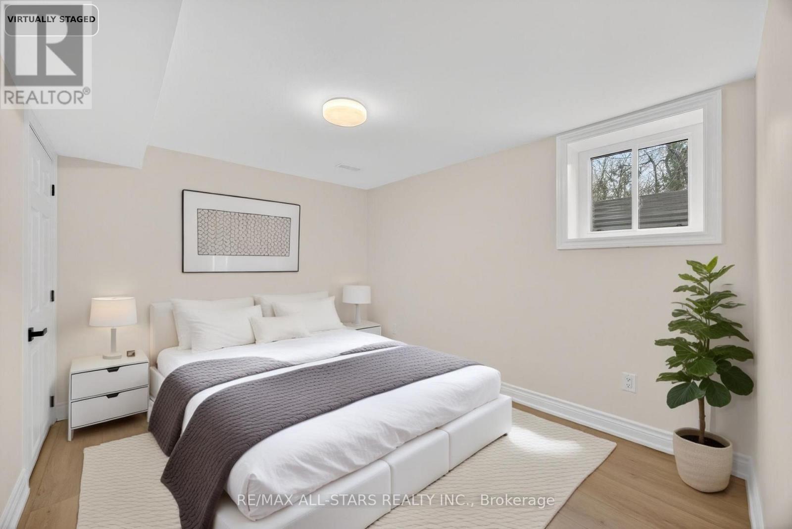 51 Garrett Drive, Georgina, ON - Indoor Photo Showing Bedroom