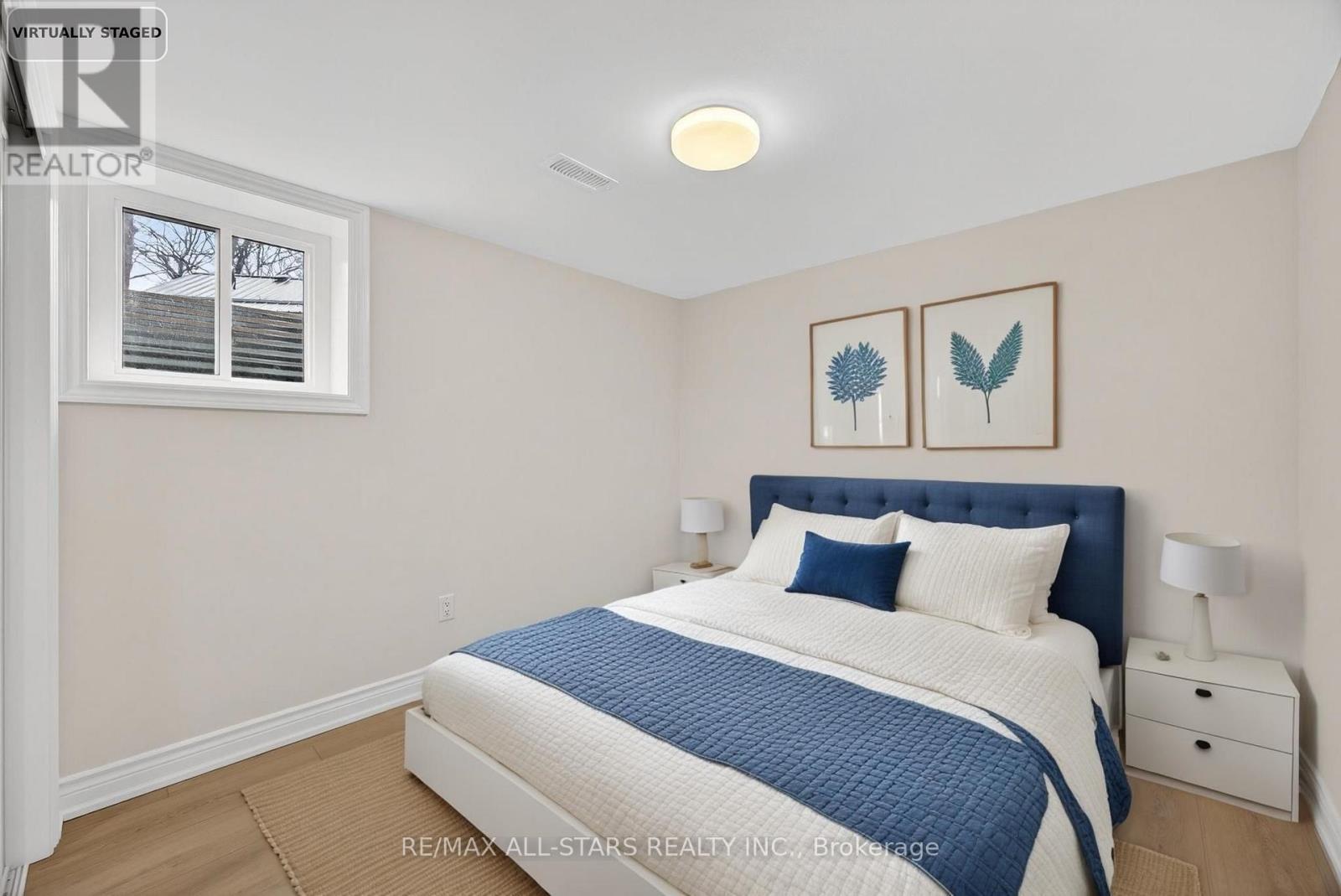 51 Garrett Drive, Georgina, ON - Indoor Photo Showing Bedroom