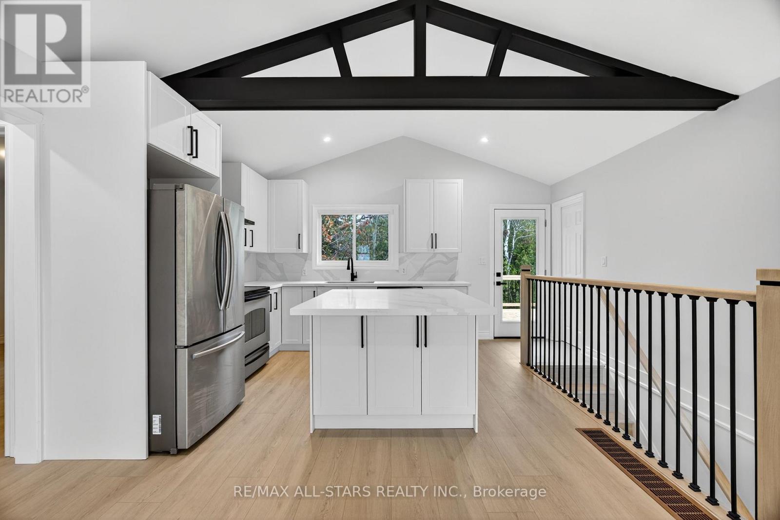 51 Garrett Drive, Georgina, ON - Indoor Photo Showing Kitchen