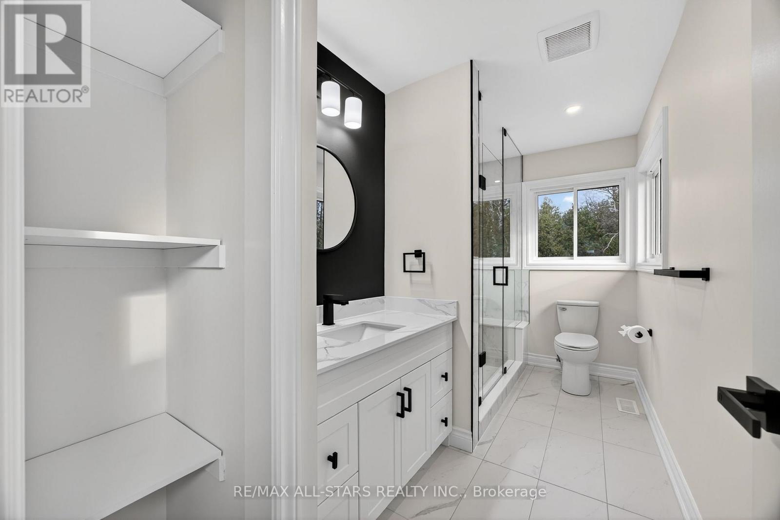 51 Garrett Drive, Georgina, ON - Indoor Photo Showing Bathroom