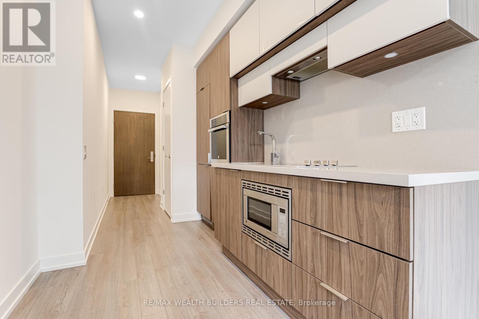 405 - 39 Roehampton Avenue, Toronto, ON - Indoor