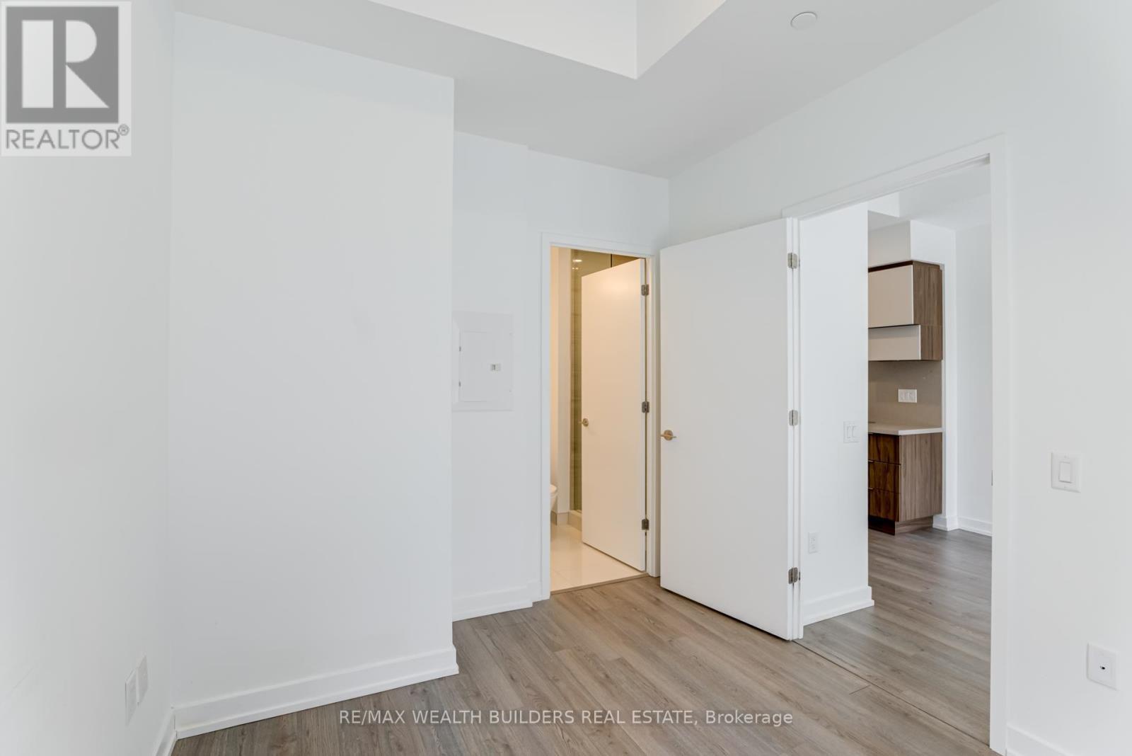 405 - 39 Roehampton Avenue, Toronto, ON - Indoor Photo Showing Other Room