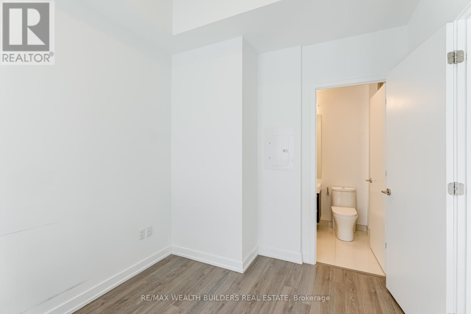 405 - 39 Roehampton Avenue, Toronto, ON - Indoor Photo Showing Other Room