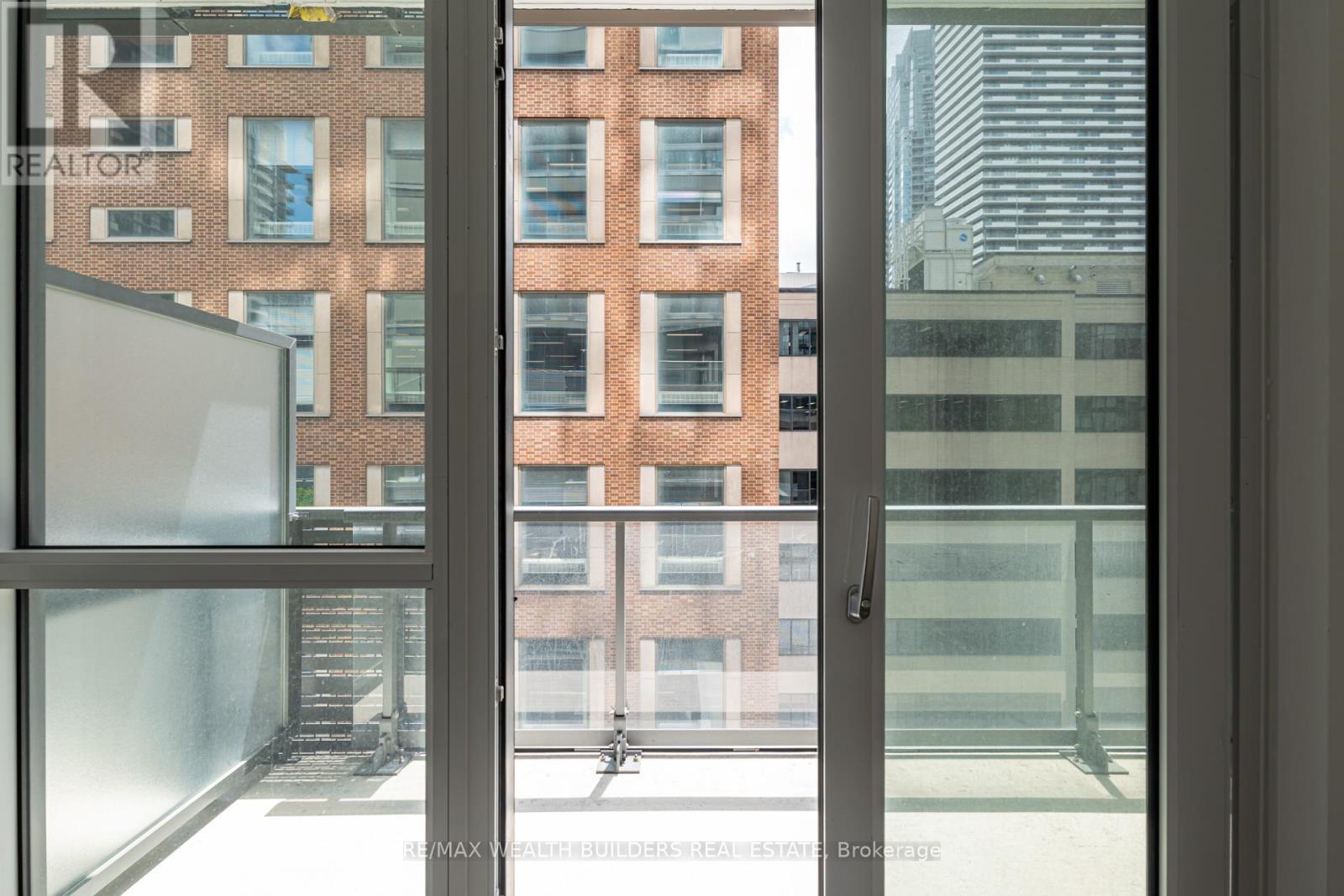 405 - 39 Roehampton Avenue, Toronto, ON - Indoor Photo Showing Other Room