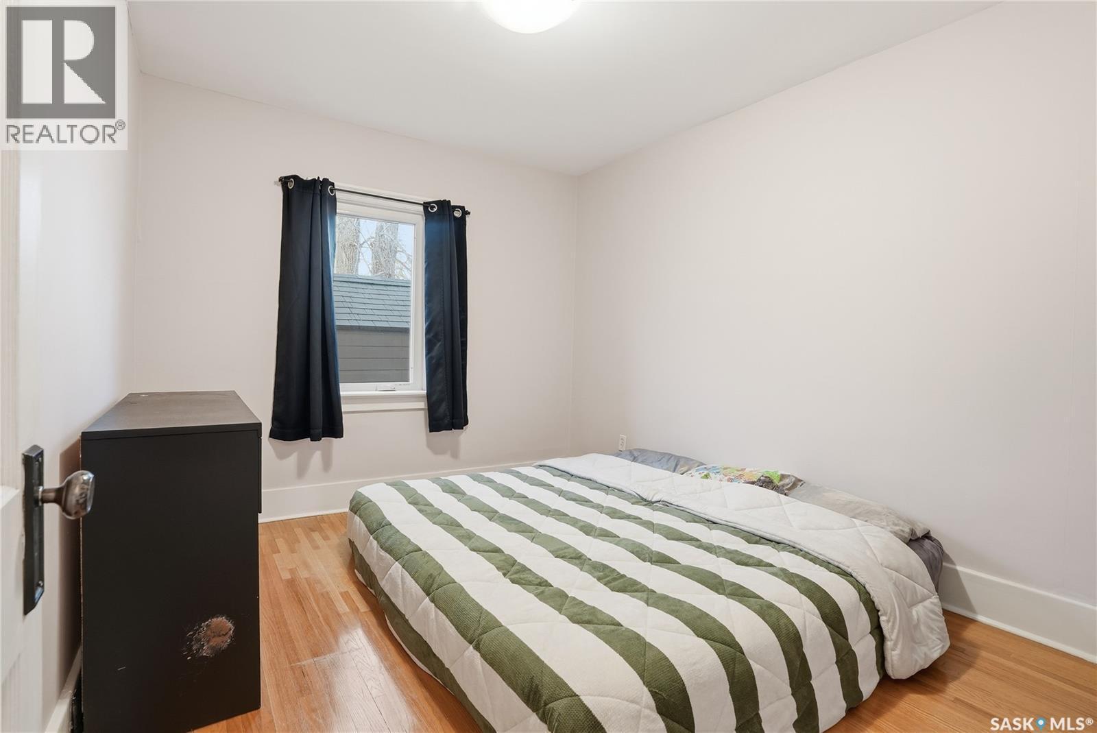 1121 C Avenue N, Saskatoon, SK - Indoor Photo Showing Bedroom