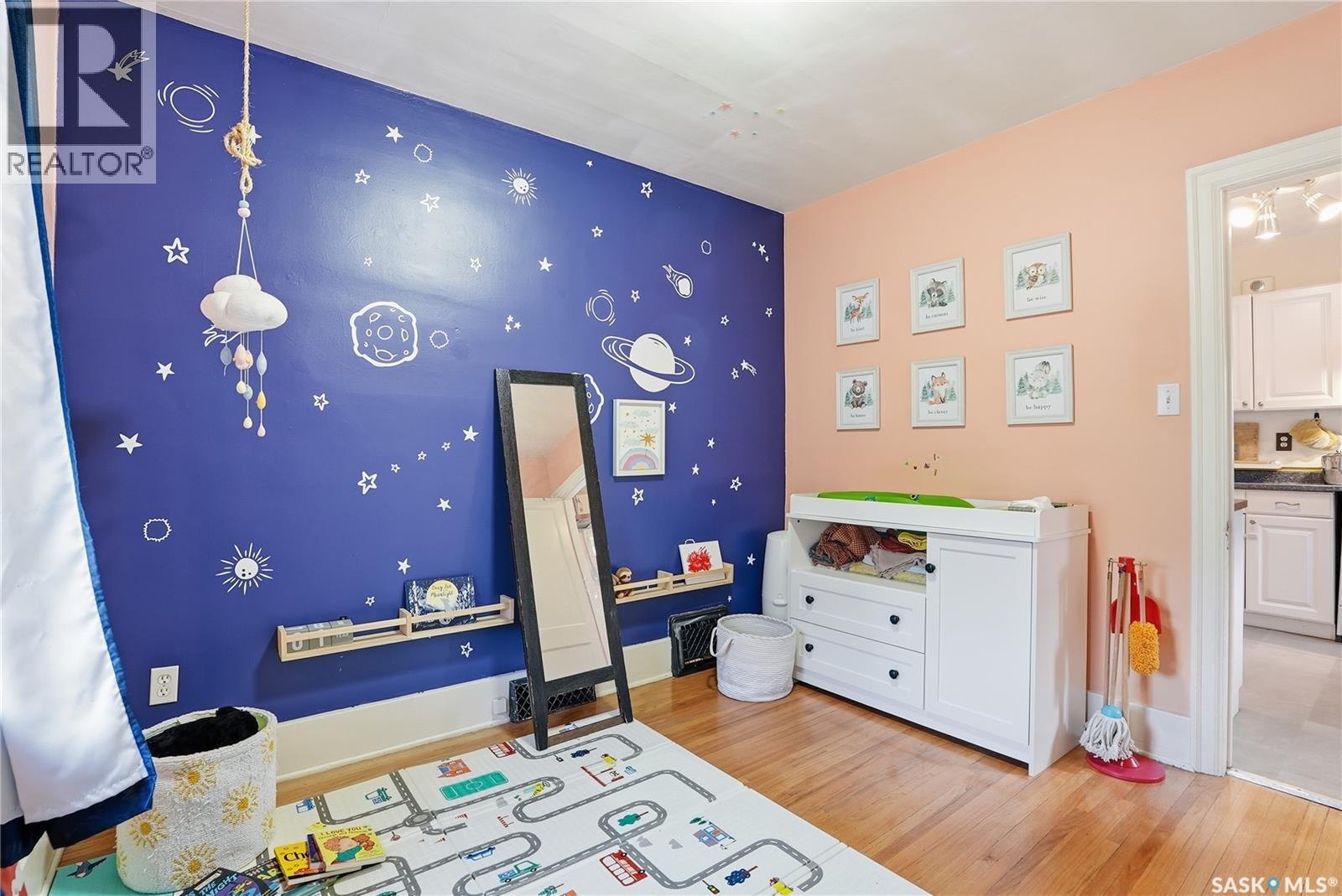 1121 C Avenue N, Saskatoon, SK - Indoor