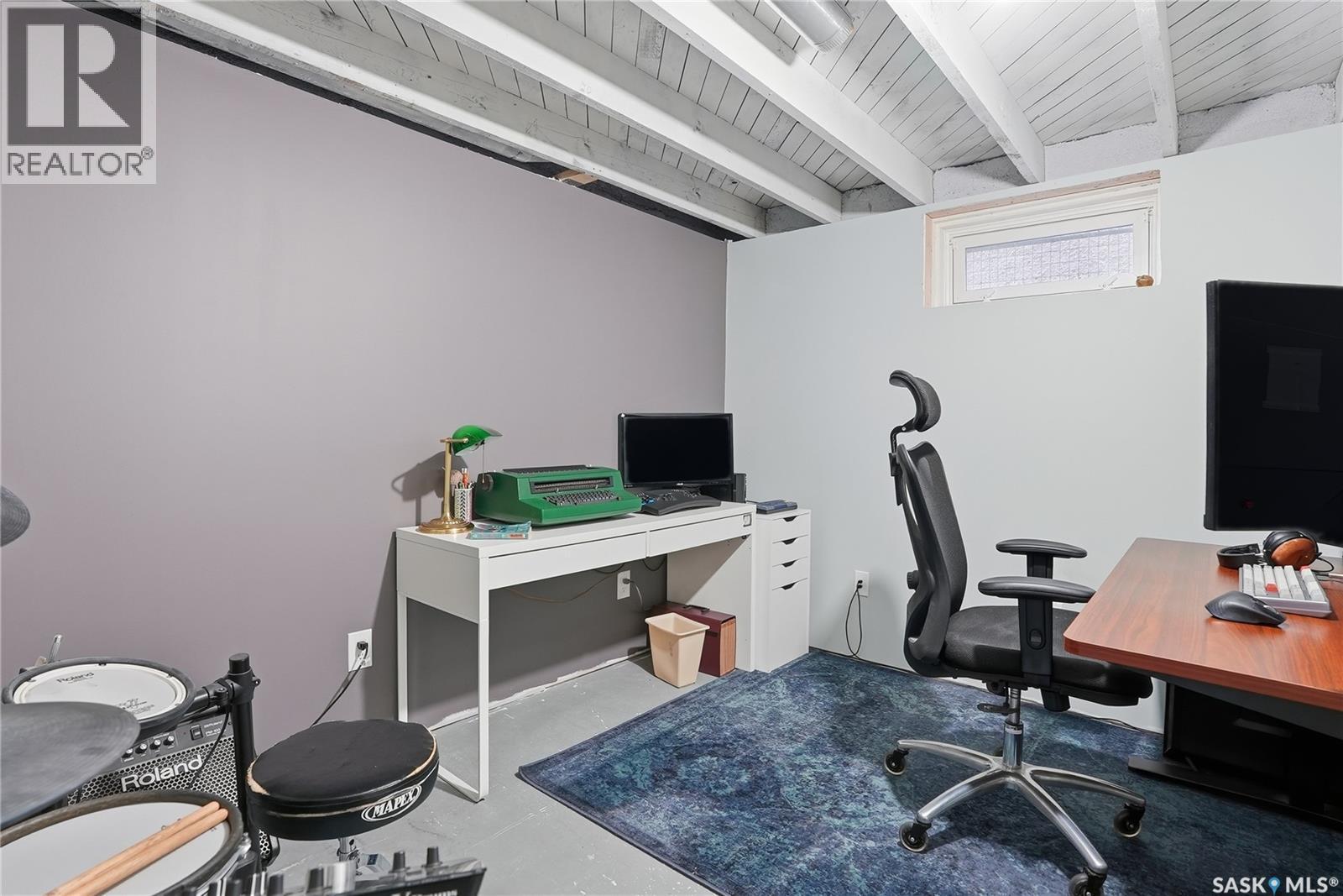 1121 C Avenue N, Saskatoon, SK - Indoor Photo Showing Office