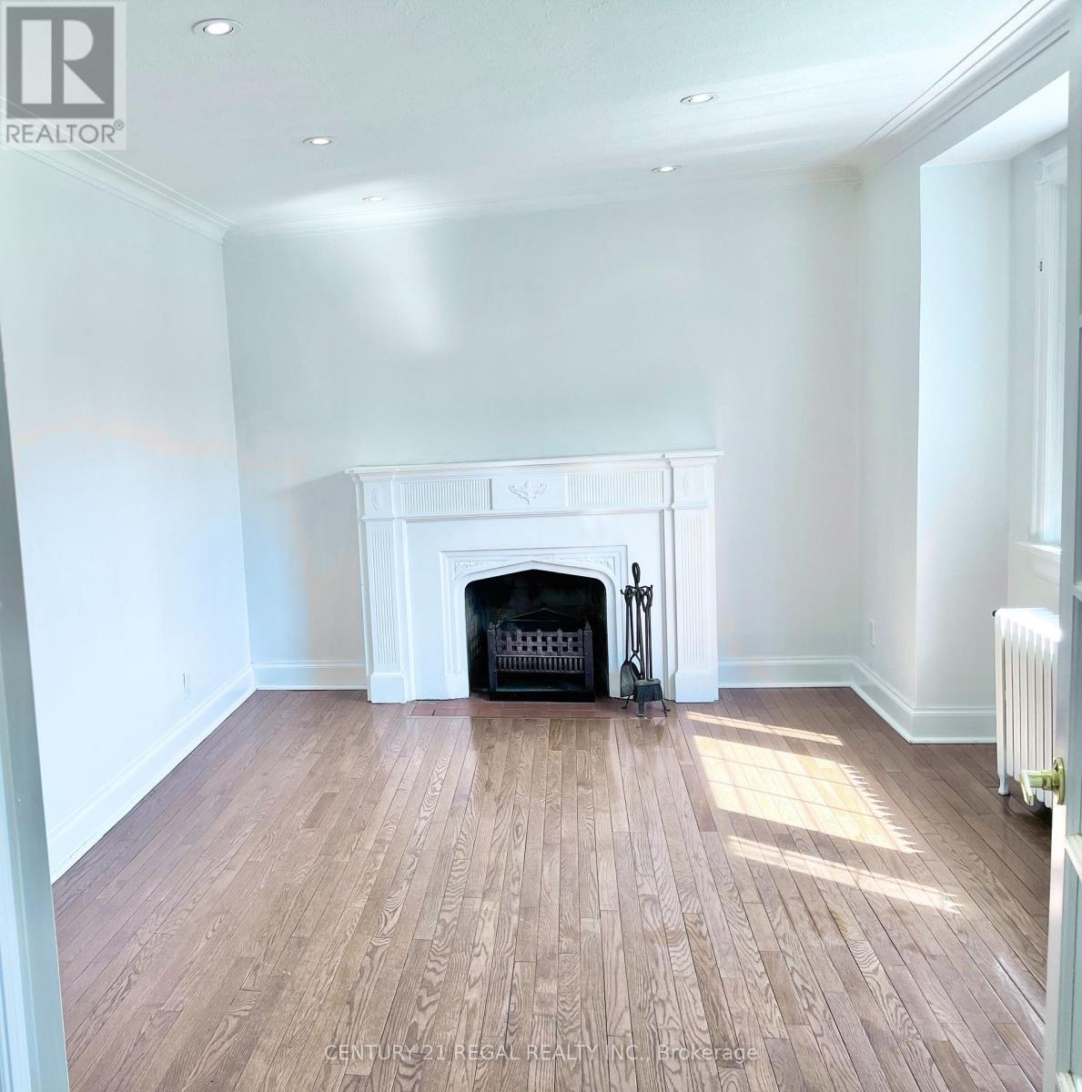 Living Room - 493 Plains Road, Toronto, ON - Indoor Photo Showing Other Room