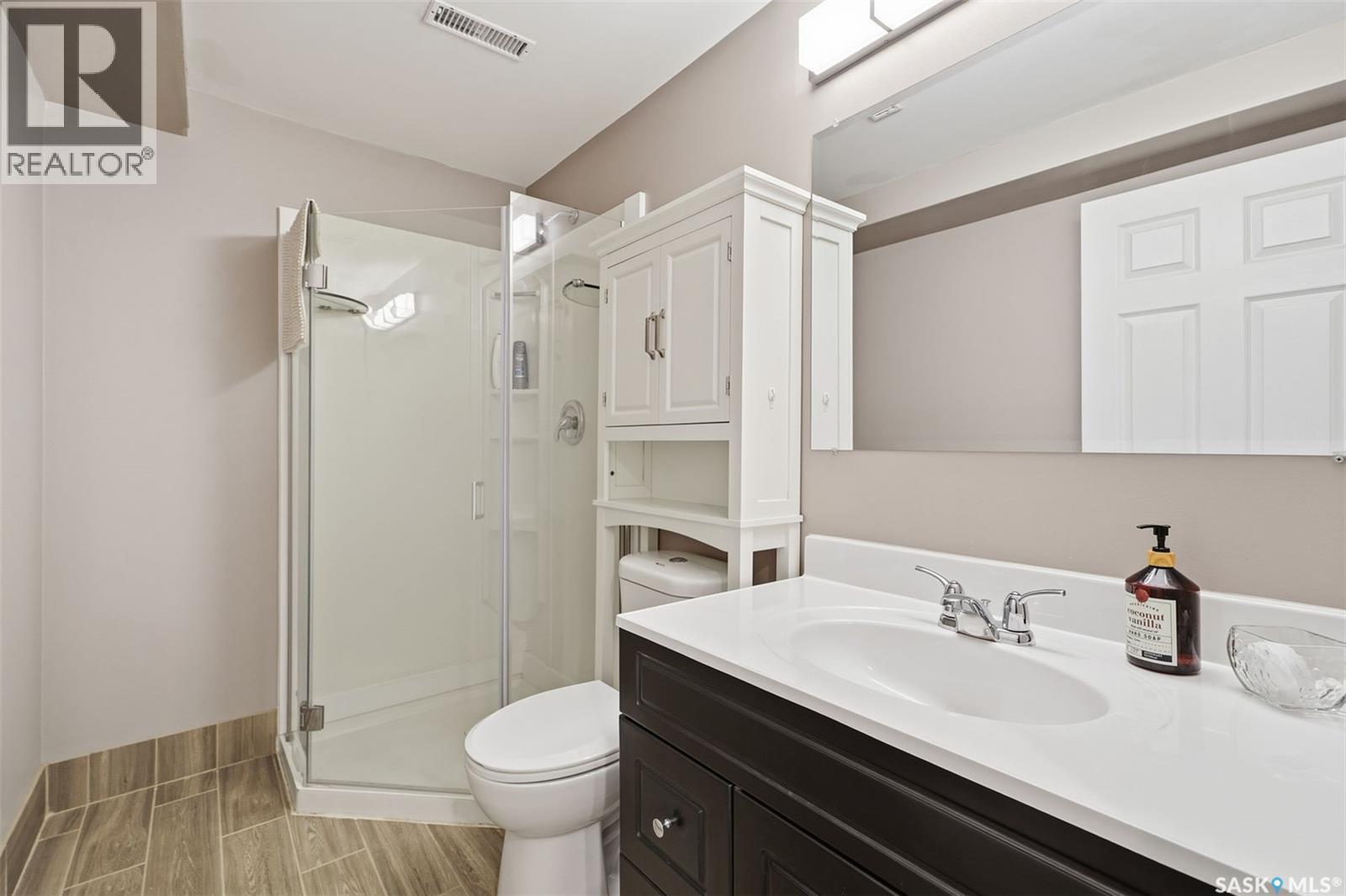 302 Kerr Road, Saskatoon, SK - Indoor Photo Showing Bathroom