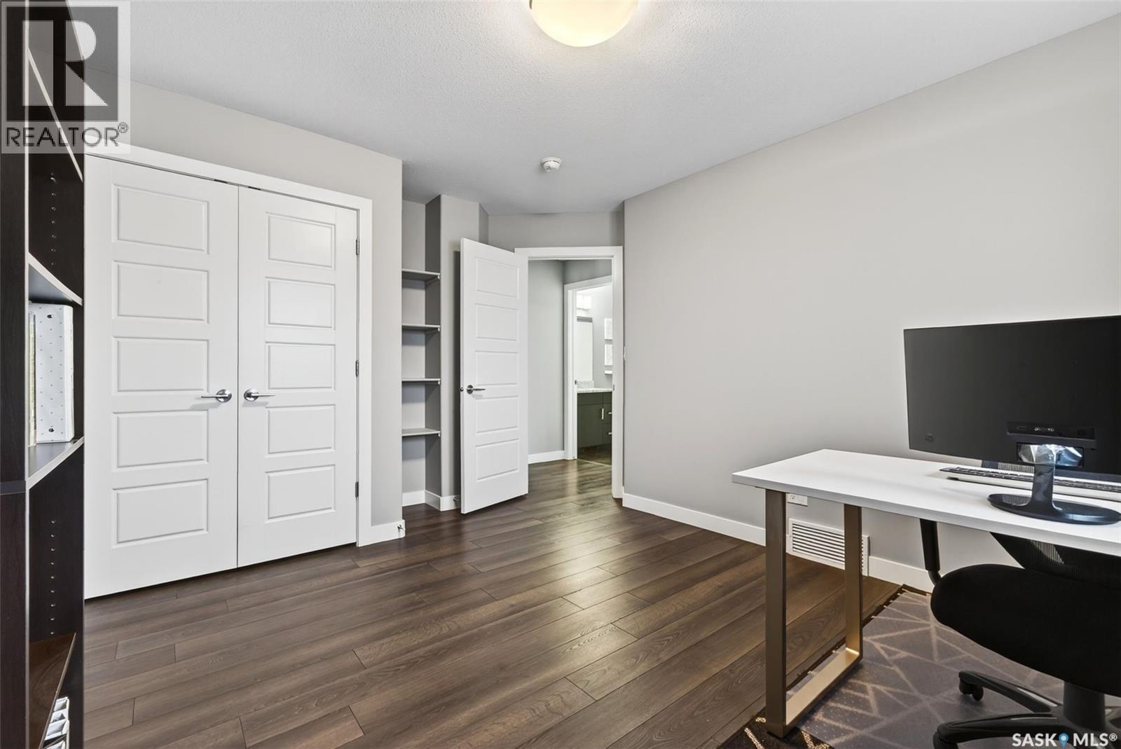 5669 Glide Crescent, Regina, SK - Indoor Photo Showing Office