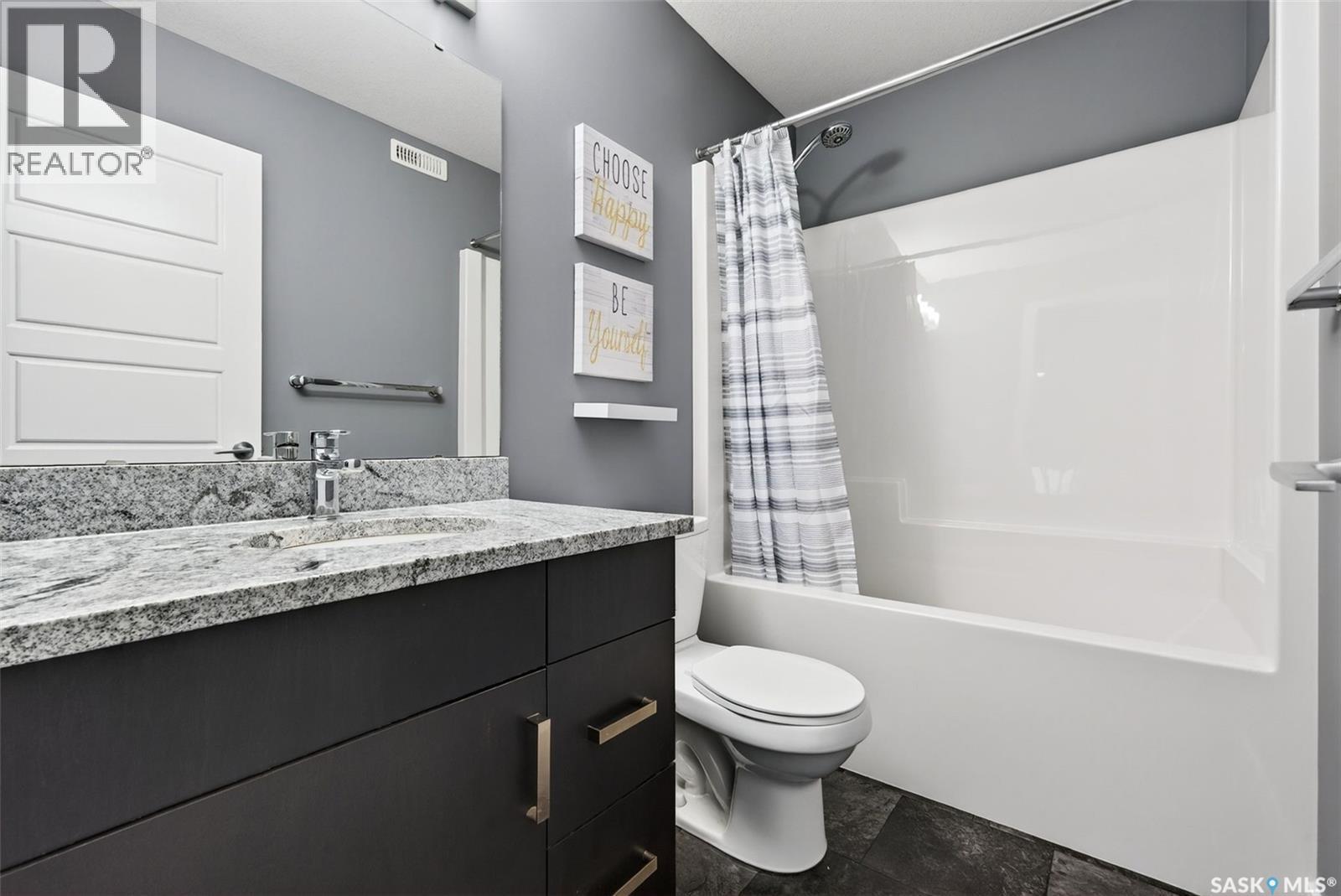 5669 Glide Crescent, Regina, SK - Indoor Photo Showing Bathroom