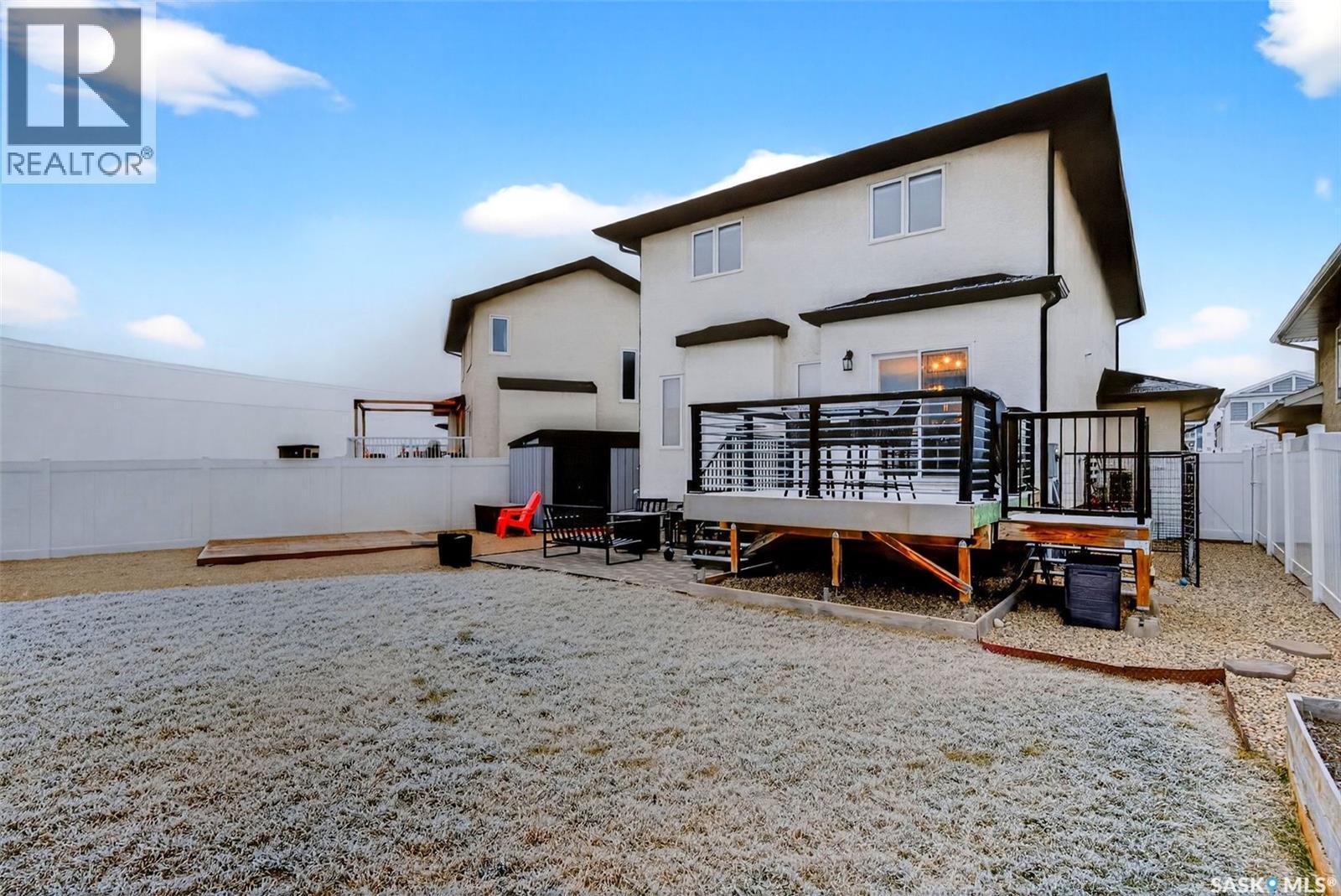 5669 Glide Crescent, Regina, SK - Outdoor With Deck Patio Veranda