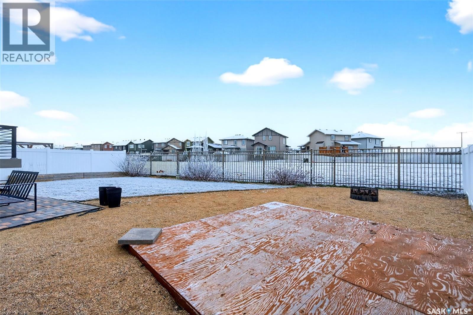 5669 Glide Crescent, Regina, SK - Outdoor