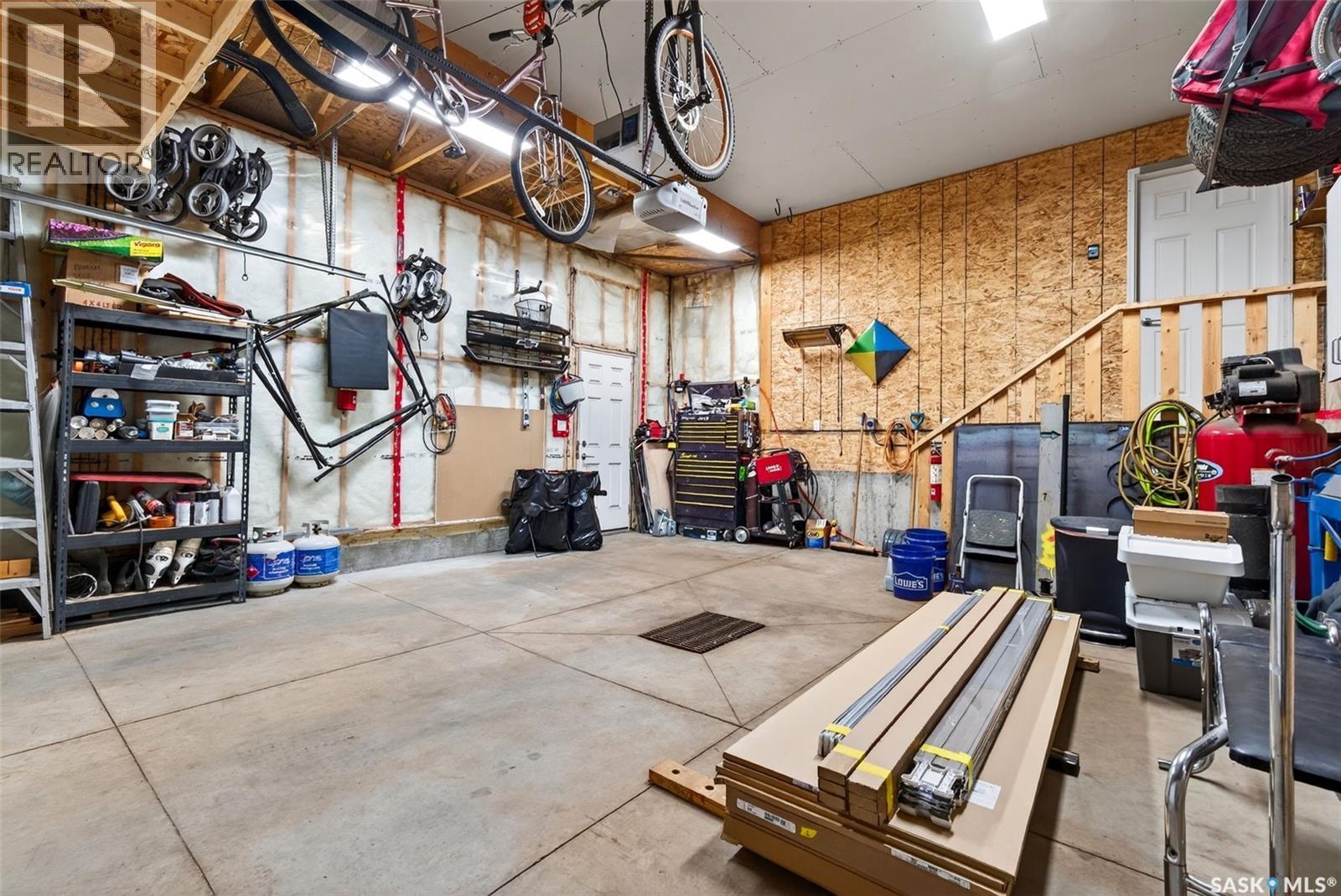 5669 Glide Crescent, Regina, SK - Indoor