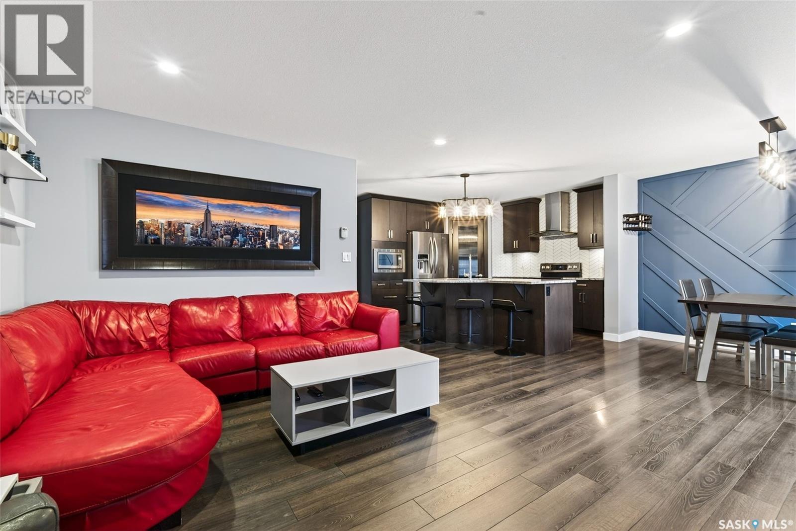 5669 Glide Crescent, Regina, SK - Indoor Photo Showing Living Room