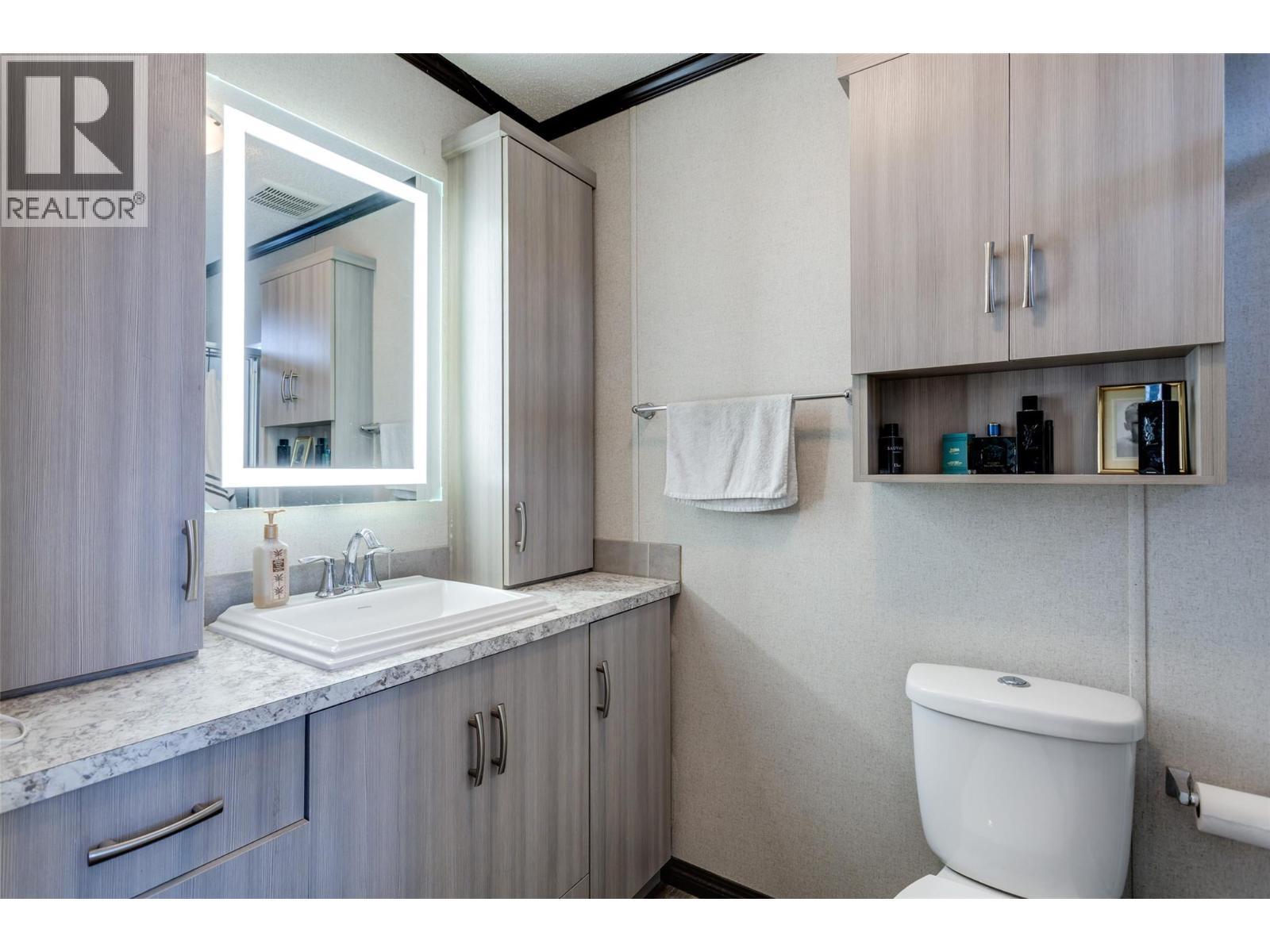 En suite bathroom - 1133 Findlay Road Unit# 47, Kelowna, BC