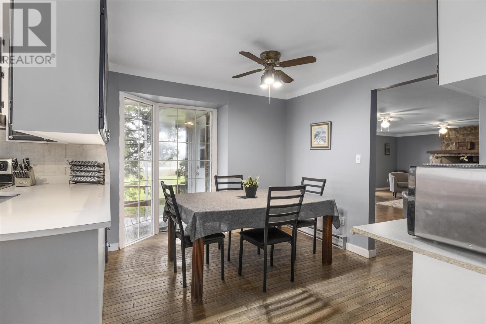 8450 Highway 17 E, Bruce Mines, ON - Indoor Photo Showing Dining Room