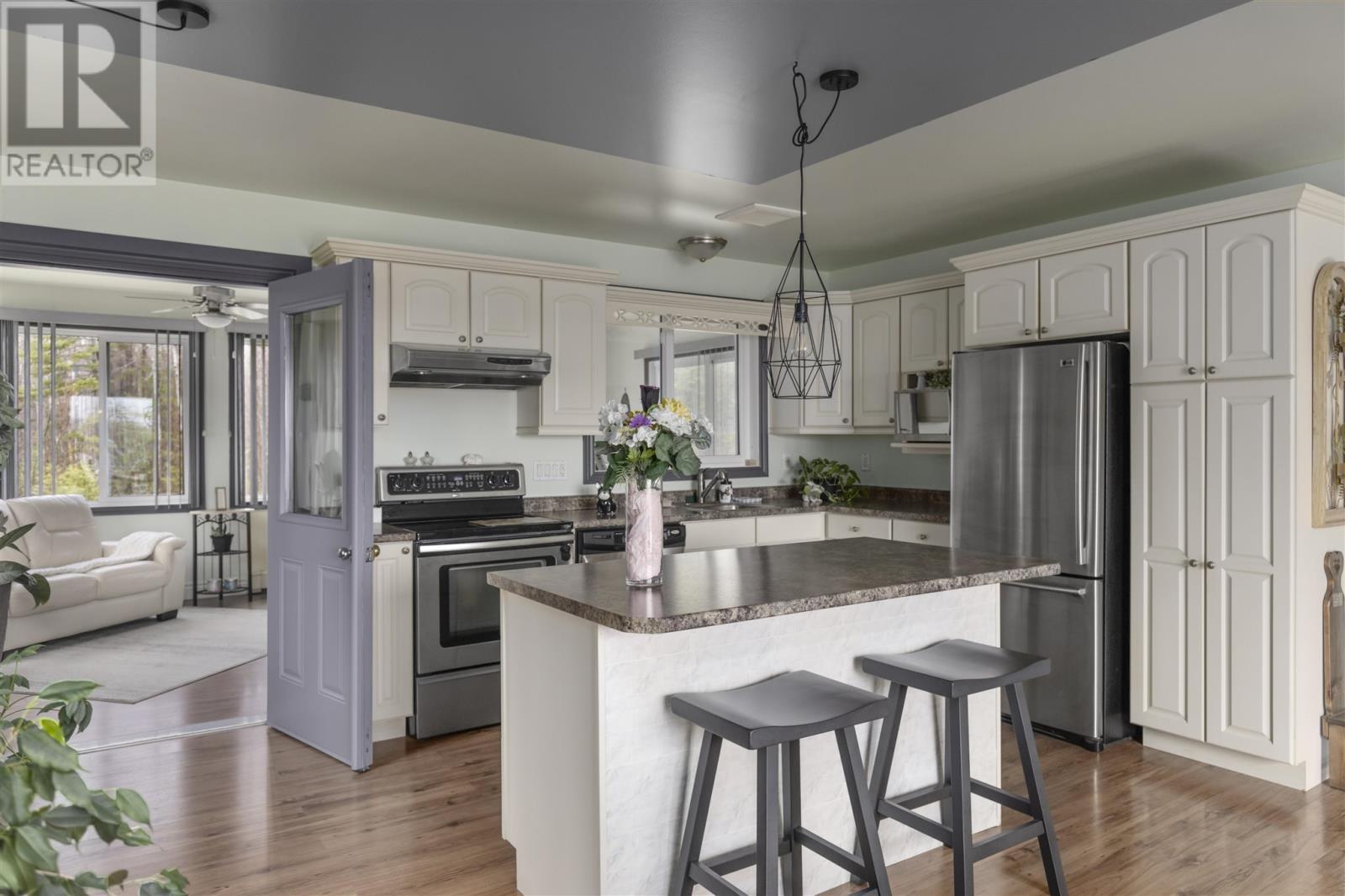 8450 Highway 17 E, Bruce Mines, ON - Indoor Photo Showing Kitchen With Upgraded Kitchen