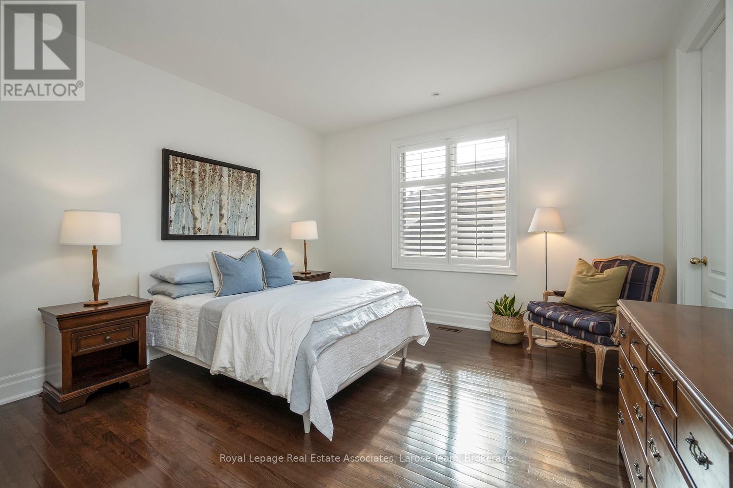 562 Gladwyne Court, Mississauga, ON - Indoor Photo Showing Bedroom