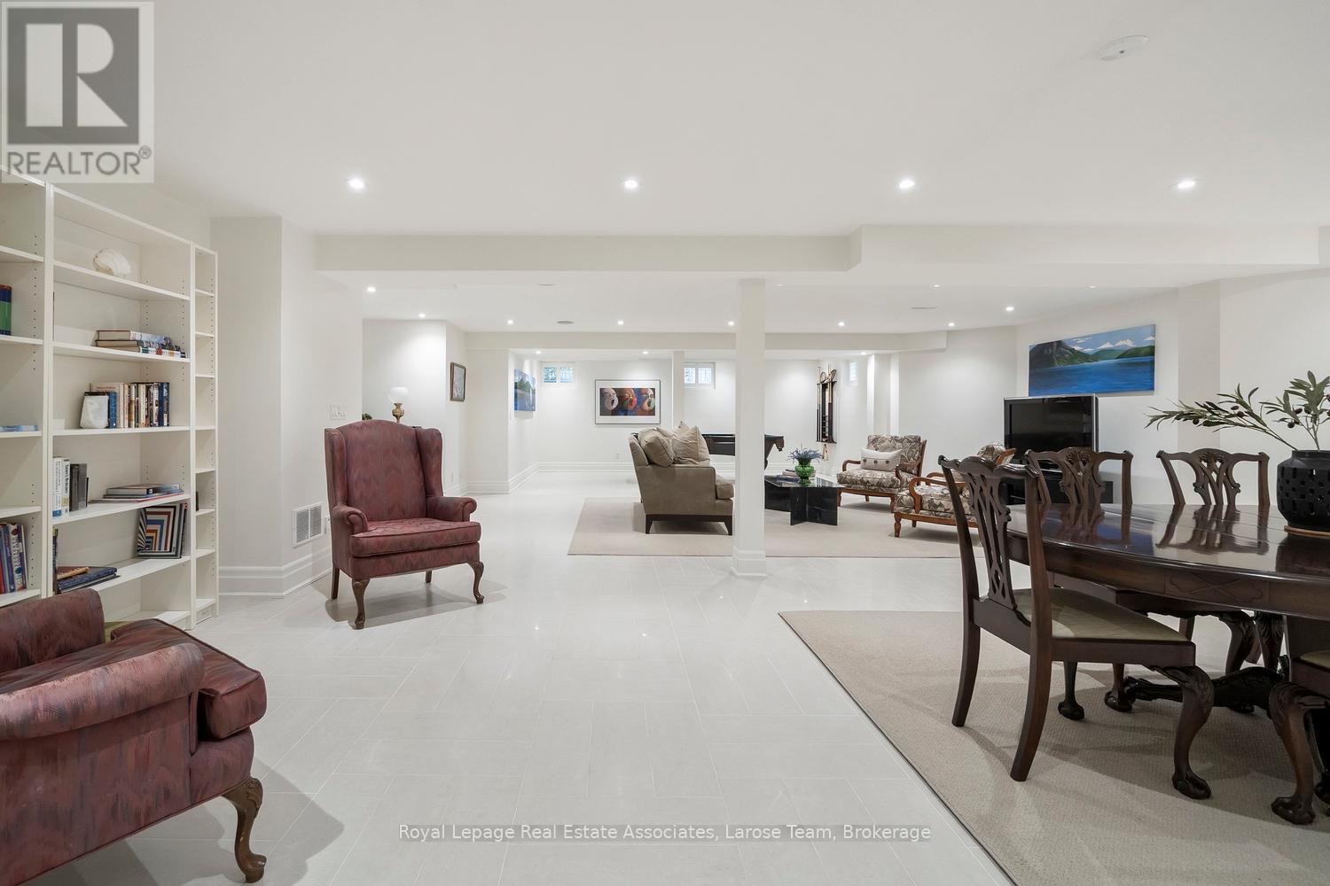 562 Gladwyne Court, Mississauga, ON - Indoor