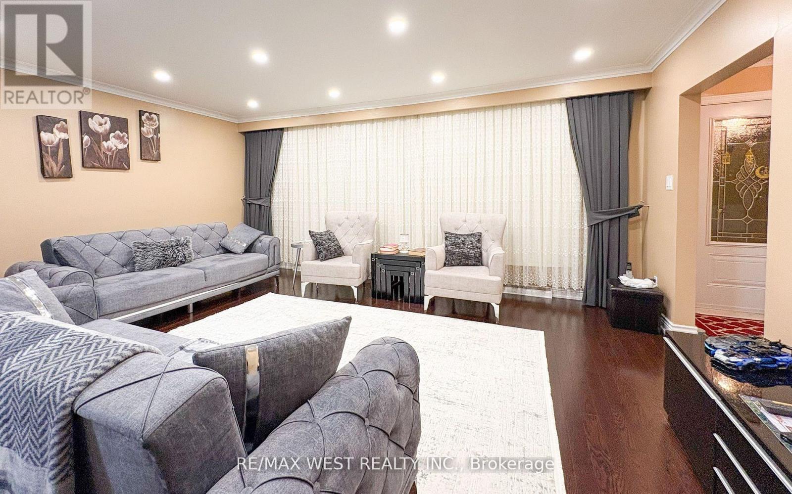 Main - 5 Arlstan Drive, Toronto, ON - Indoor