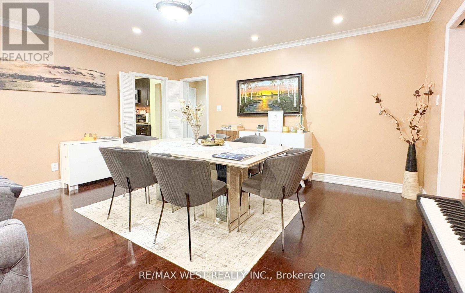 Main - 5 Arlstan Drive, Toronto, ON - Indoor Photo Showing Dining Room