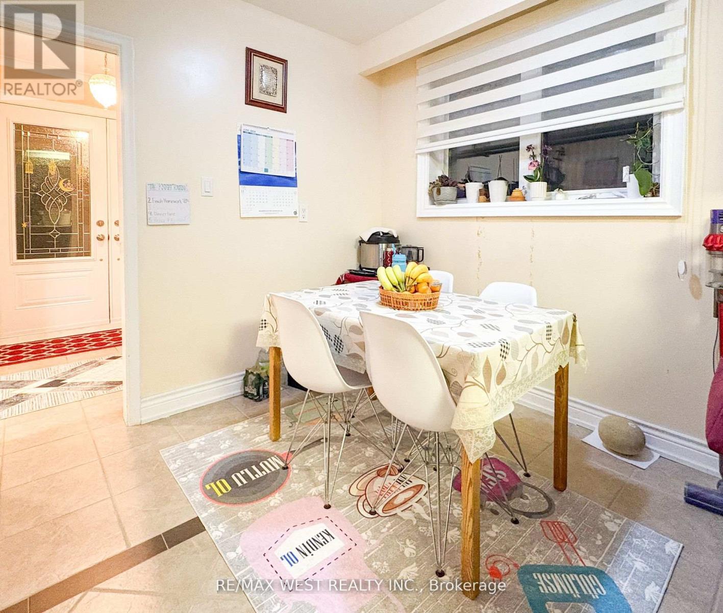 Main - 5 Arlstan Drive, Toronto, ON - Indoor Photo Showing Dining Room