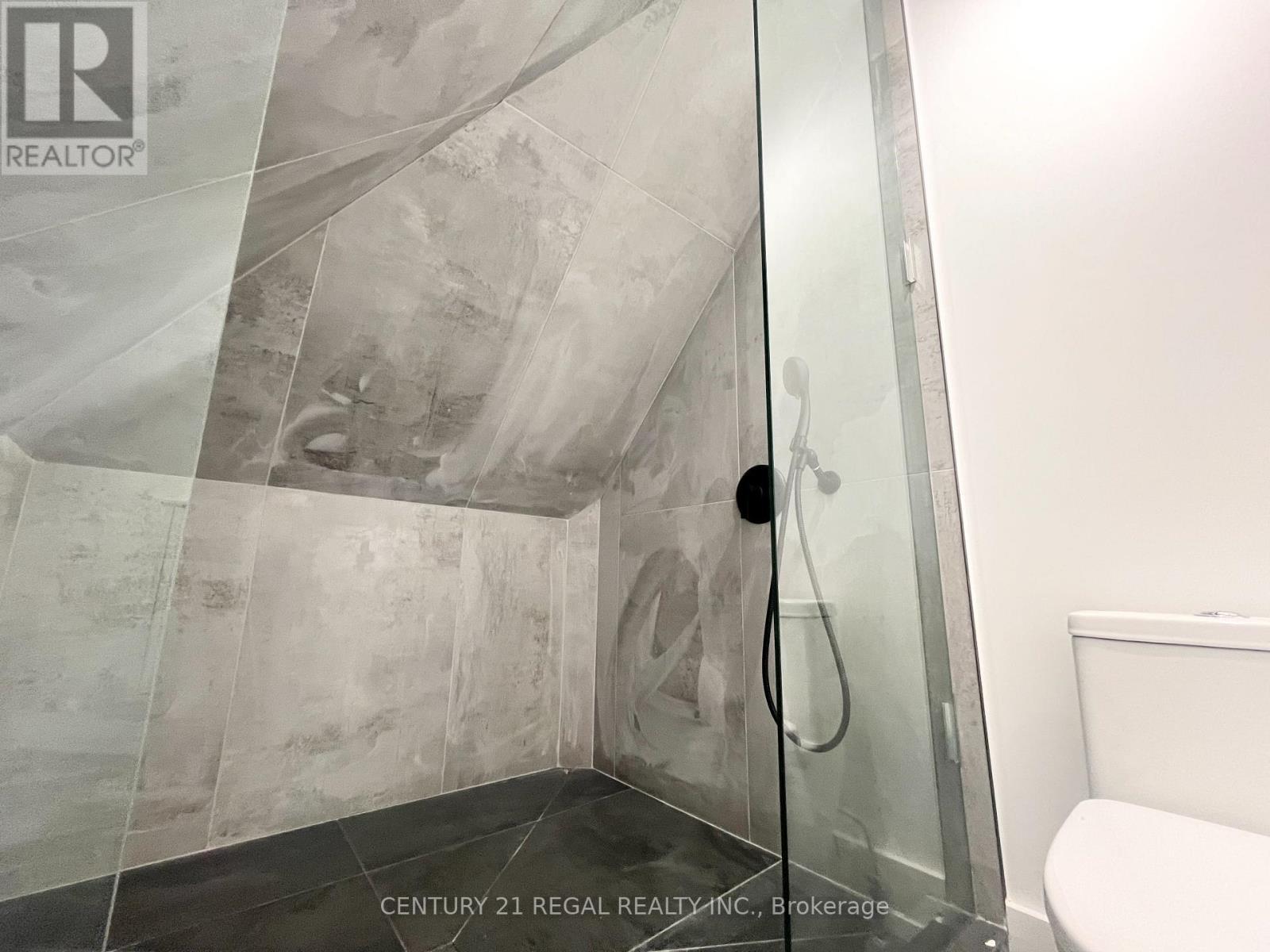 Bathroom 2 - 3 piece - 2nd Floor - Unit 2 - 171 Durant Avenue, Toronto, ON - Indoor Photo Showing Bathroom