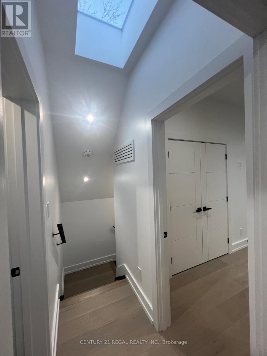 Hallway - Unit 2 - 171 Durant Avenue, Toronto, ON - Indoor Photo Showing Other Room