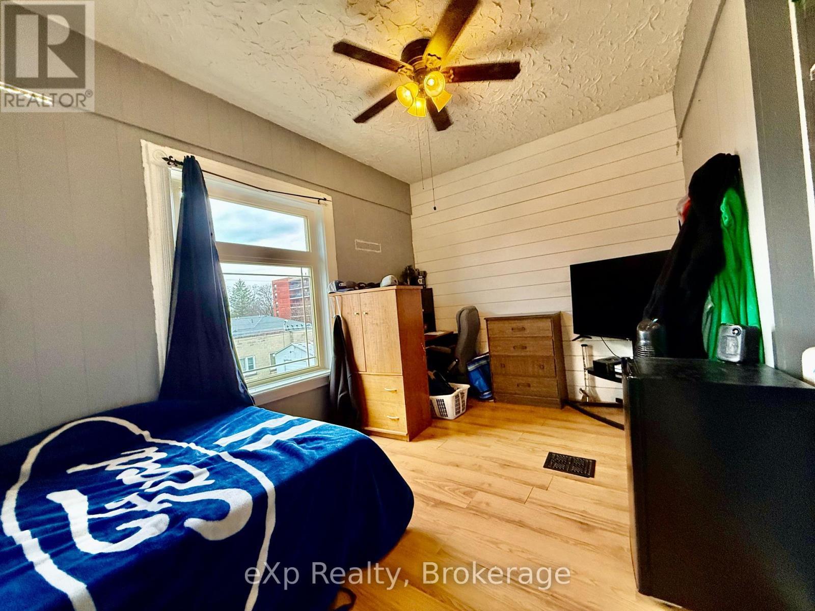 388 11Th Street, Hanover, ON - Indoor Photo Showing Bedroom