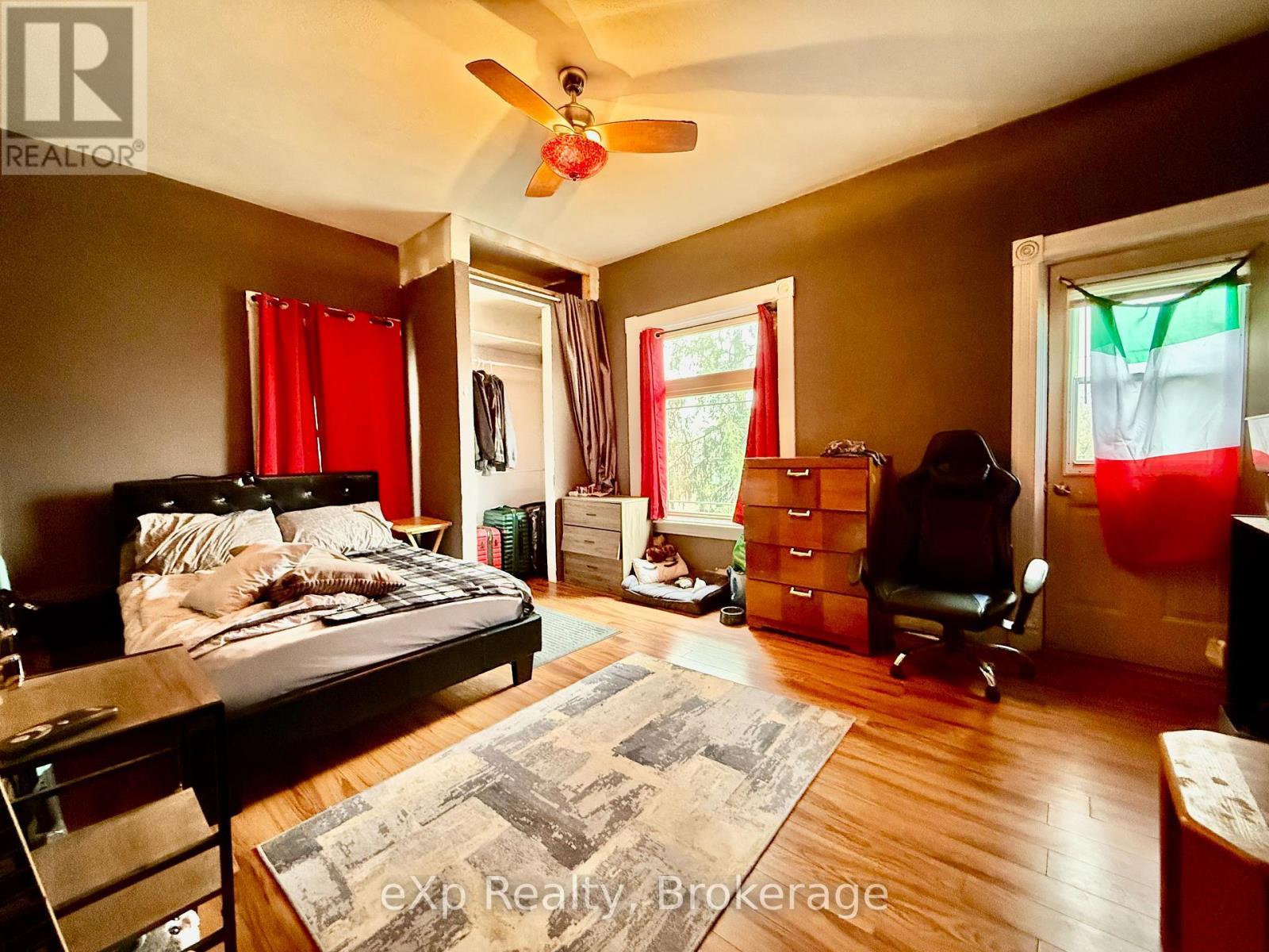 388 11Th Street, Hanover, ON - Indoor Photo Showing Bedroom
