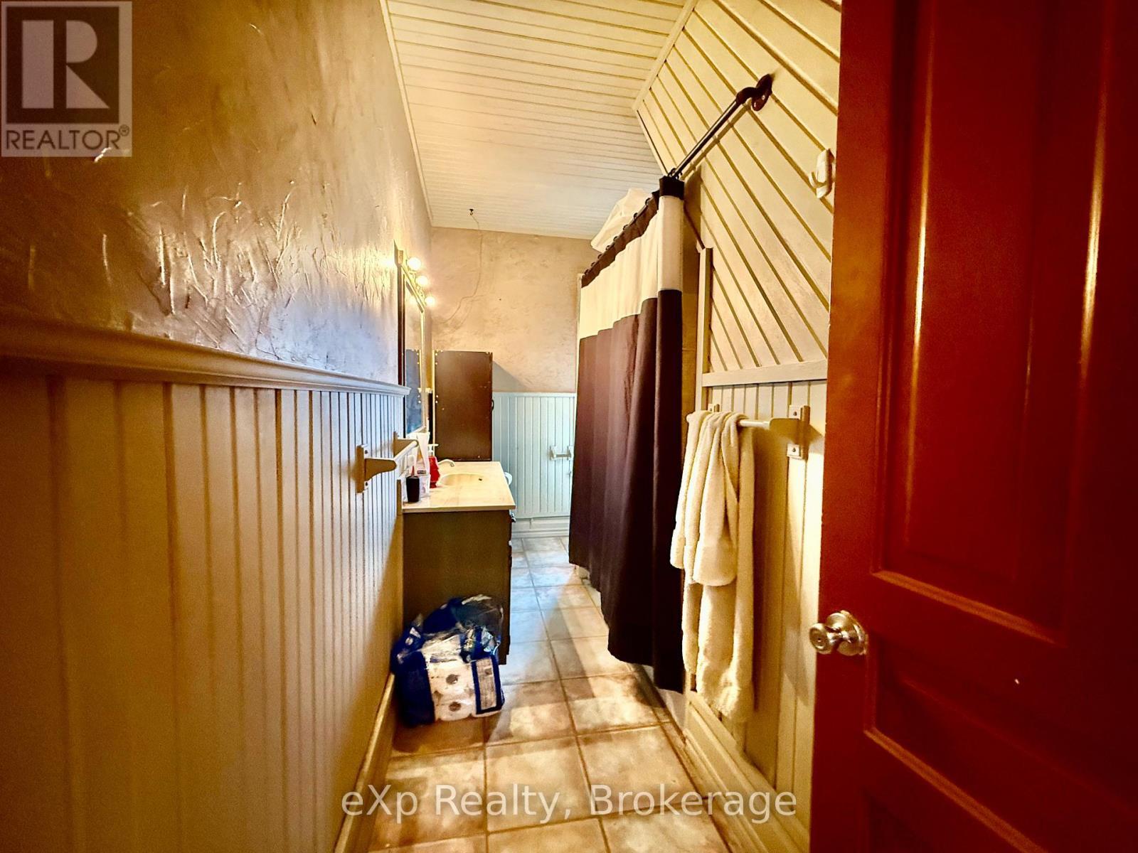 388 11Th Street, Hanover, ON - Indoor Photo Showing Other Room