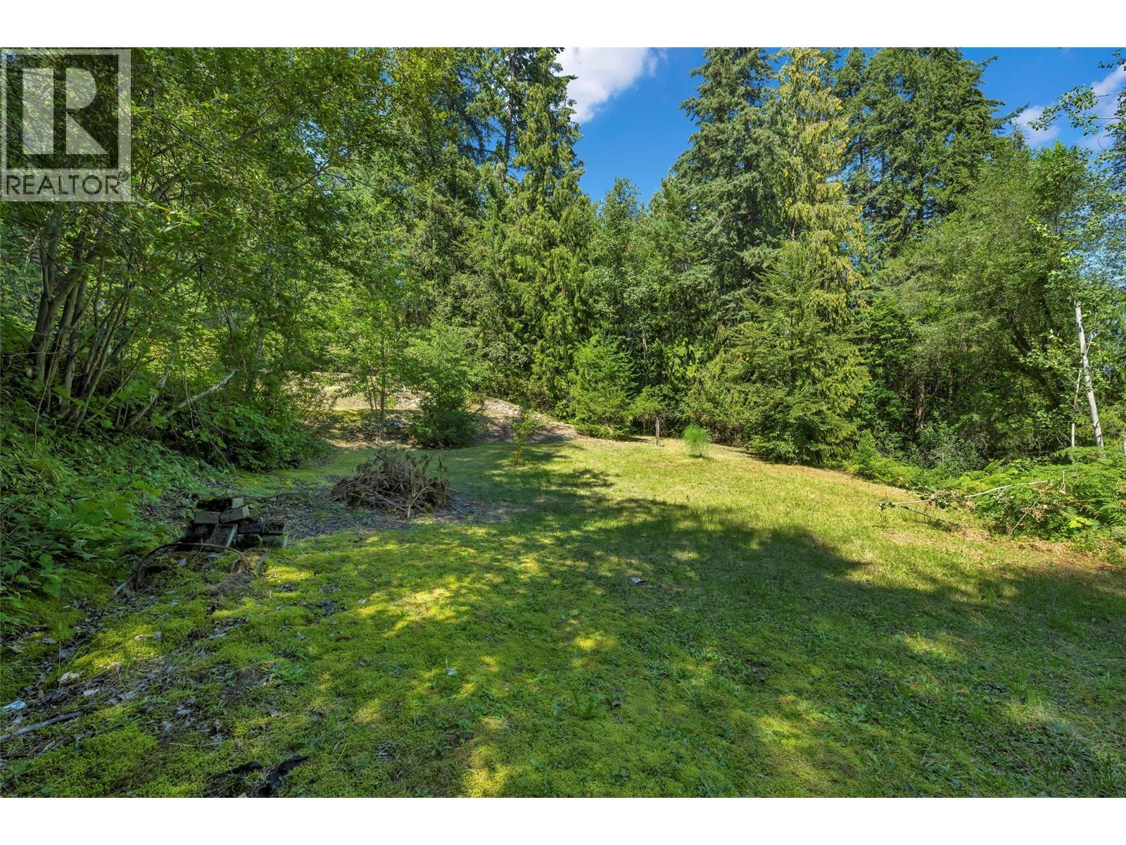 2726 Tranquil Place, Blind Bay, BC - Outdoor