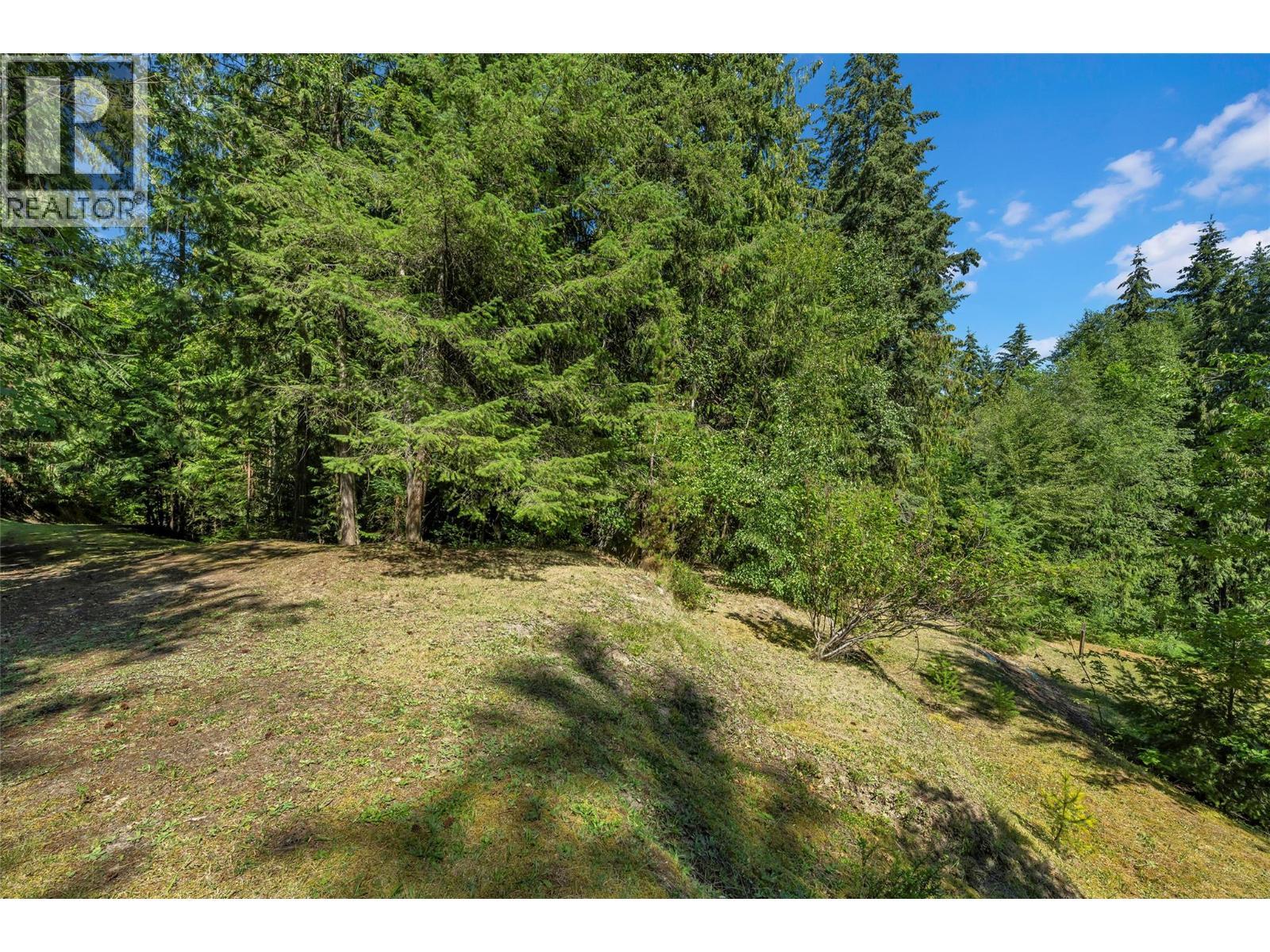 2726 Tranquil Place, Blind Bay, BC - Outdoor