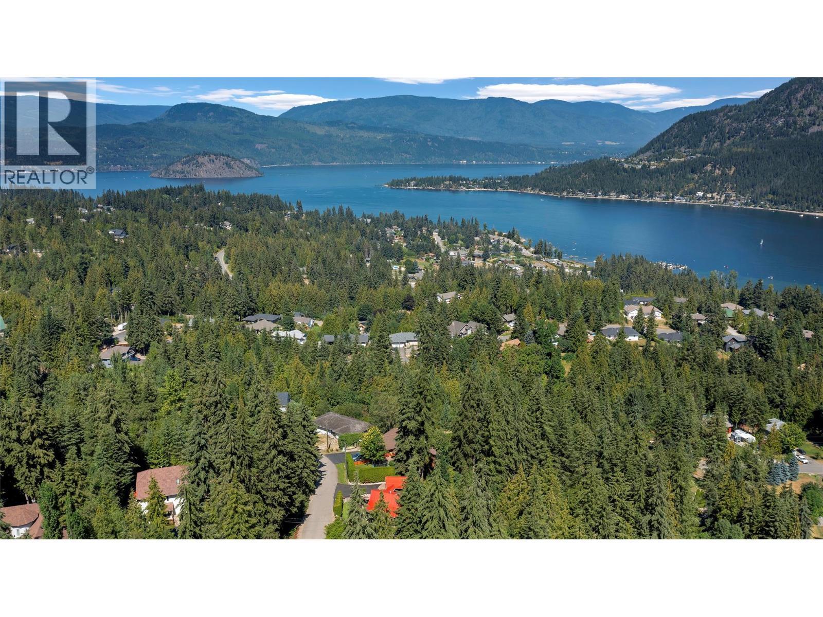 Close to the lake! - 2726 Tranquil Place, Blind Bay, BC - Outdoor With Body Of Water With View