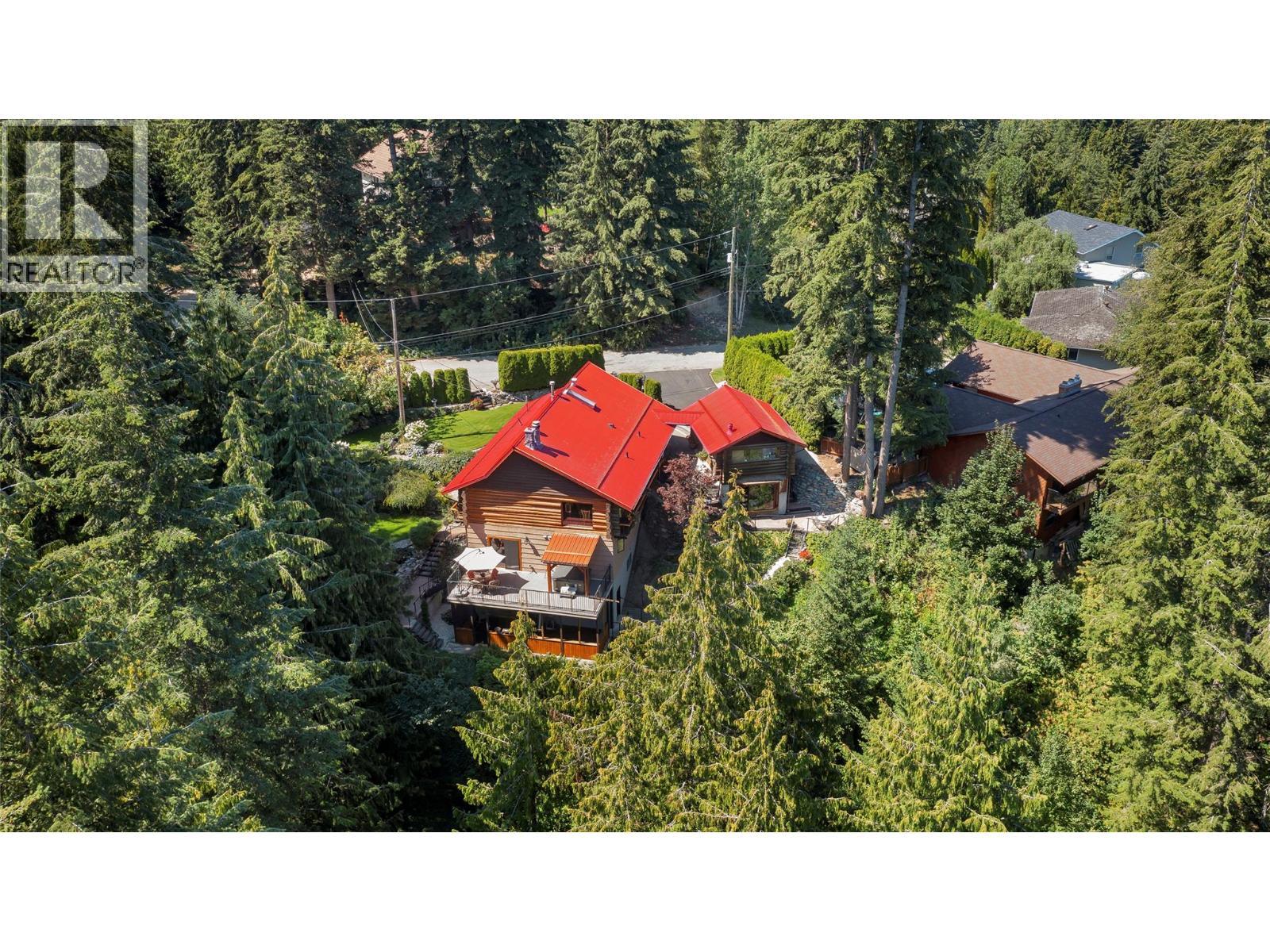 2726 Tranquil Place, Blind Bay, BC - Outdoor