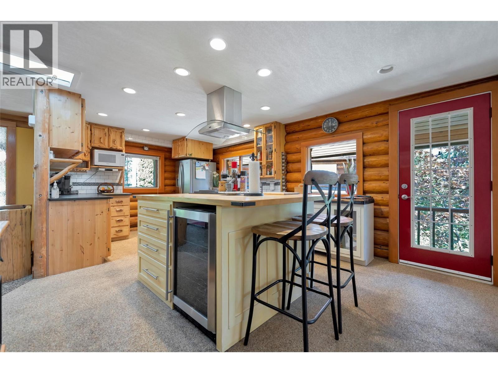 2726 Tranquil Place, Blind Bay, BC - Indoor Photo Showing Kitchen
