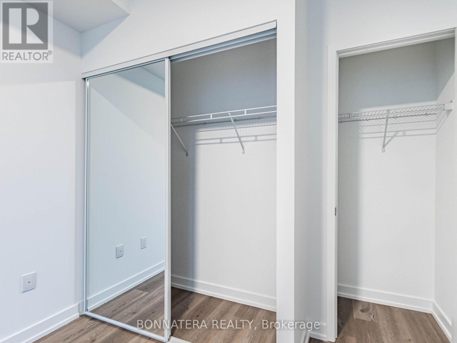 2307 - 395 Square One Drive, Mississauga, ON - Indoor