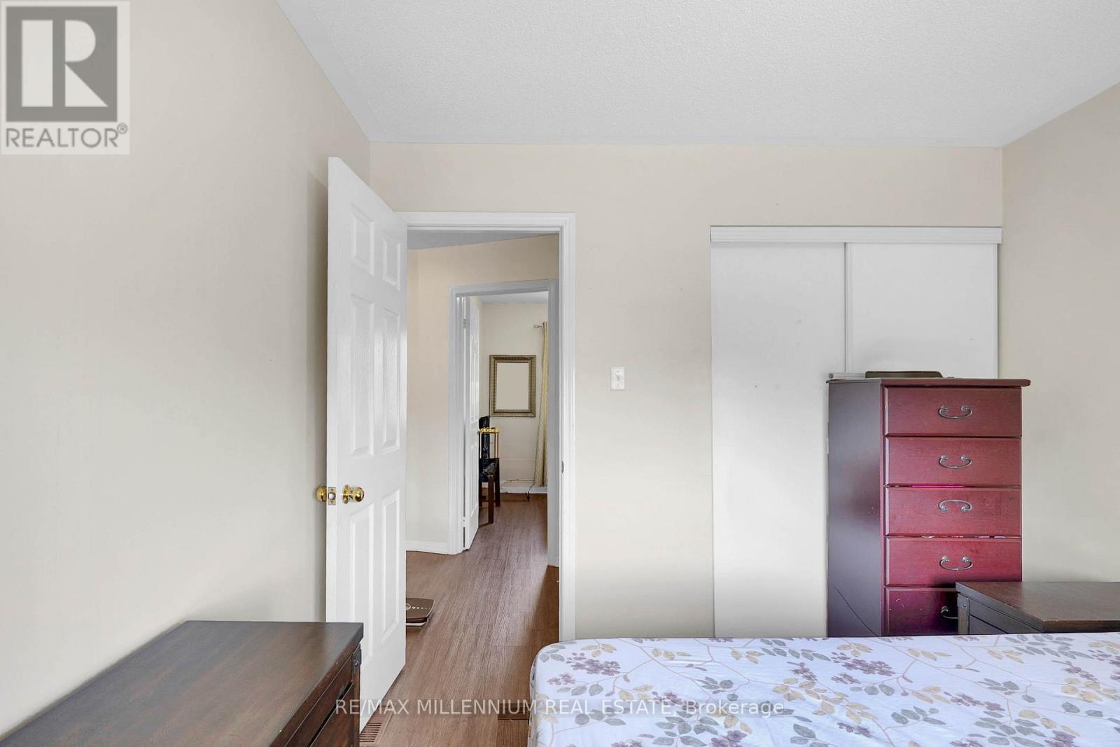 10 Mainland Crescent E, Vaughan, ON - Indoor Photo Showing Bedroom