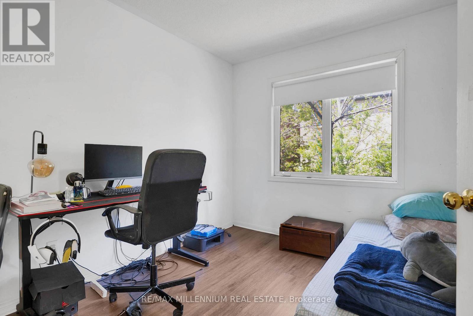 10 Mainland Crescent E, Vaughan, ON - Indoor Photo Showing Office