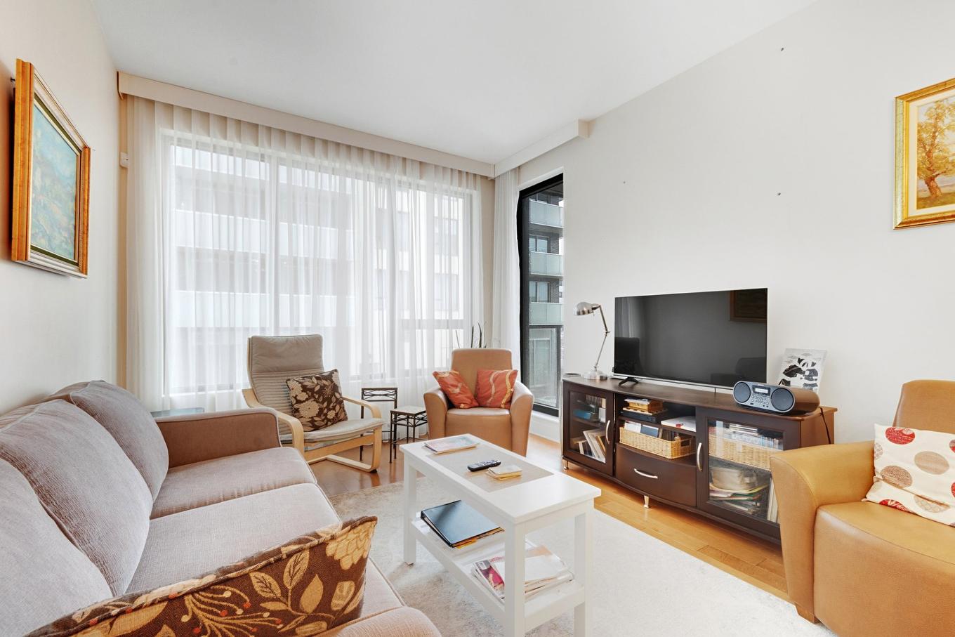 Salon - 207-7317 Av. Victoria, Montréal (Côte-Des-Neiges/Notre-Dame-De-Grâce), QC - Indoor Photo Showing Living Room