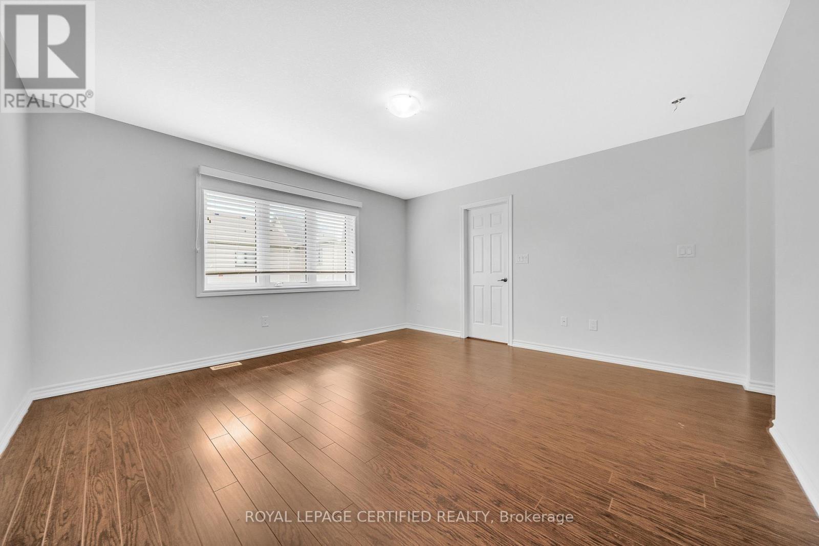 17 Arnold Marshall Boulevard, Haldimand, ON - Indoor Photo Showing Other Room