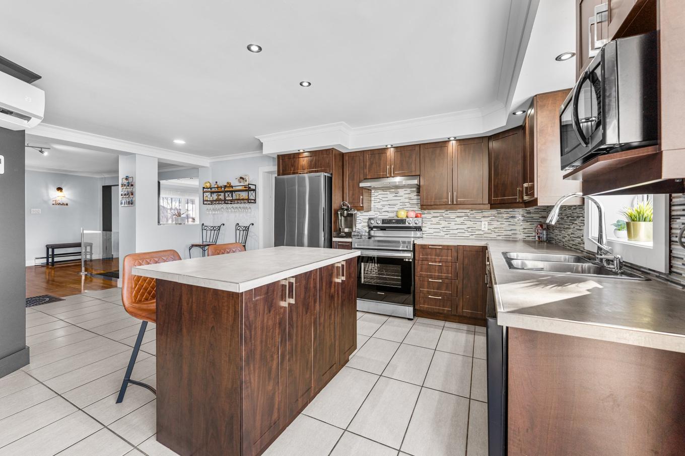 Cuisine - 1265 Rue O'Diana, Terrebonne (Lachenaie), QC - Indoor Photo Showing Kitchen With Double Sink